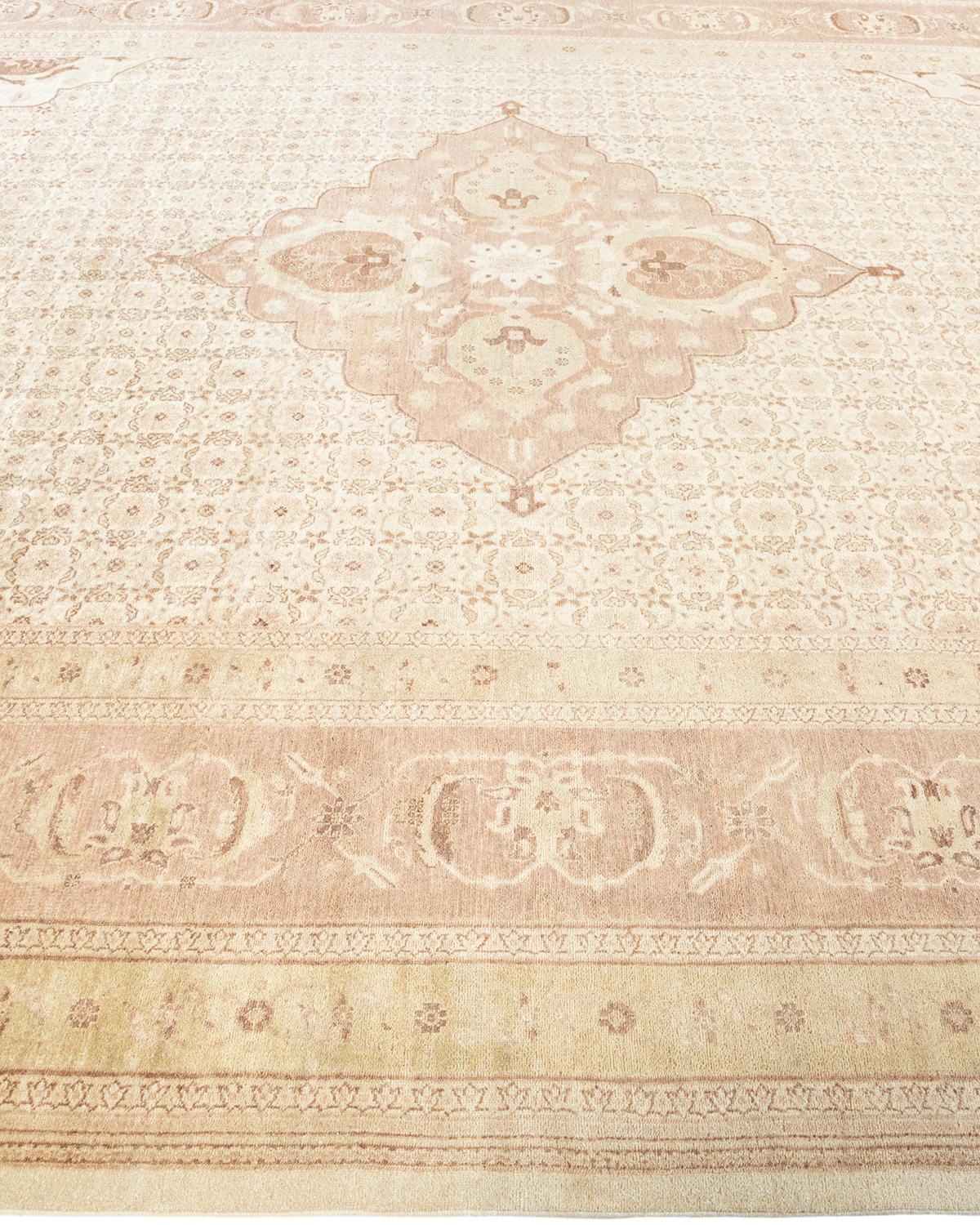 One-of-a-kind Hand Knotted Oriental Mogul Ivory Area Rug In New Condition For Sale In Norwalk, CT