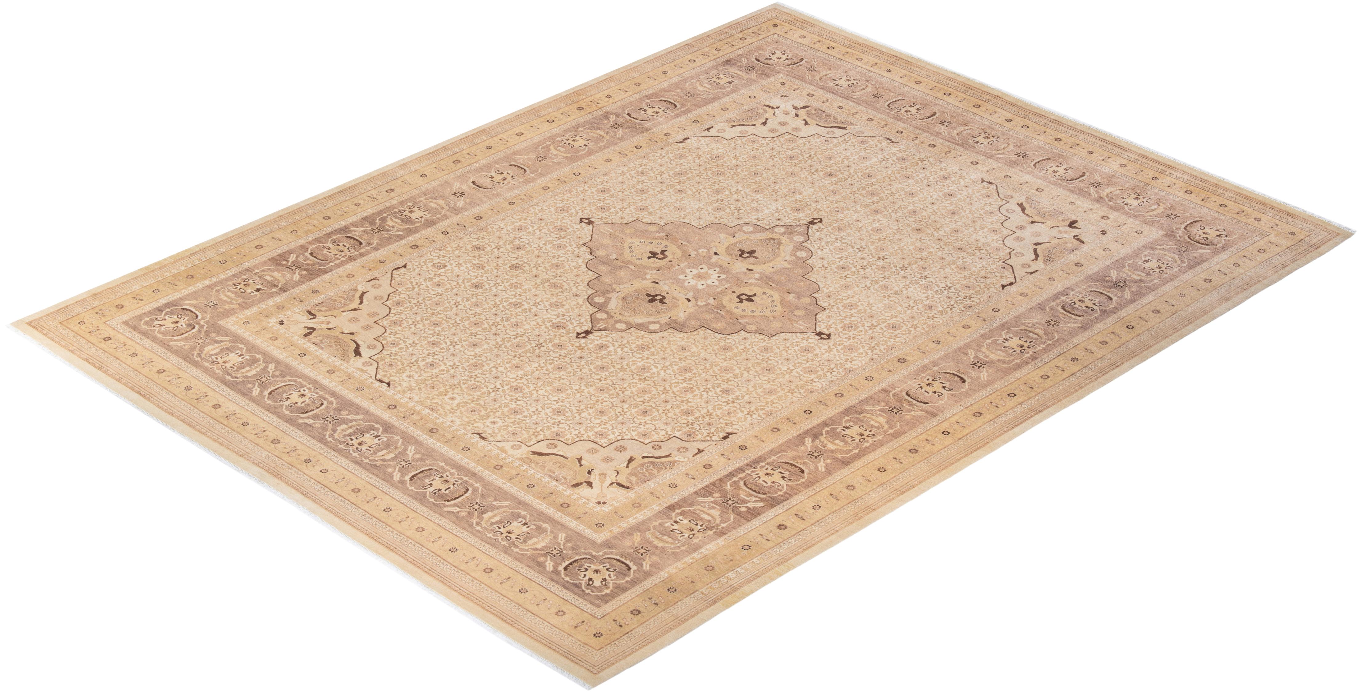 Tappeto orientale Mogul Ivory, unico nel suo genere e annodato a mano in vendita 2