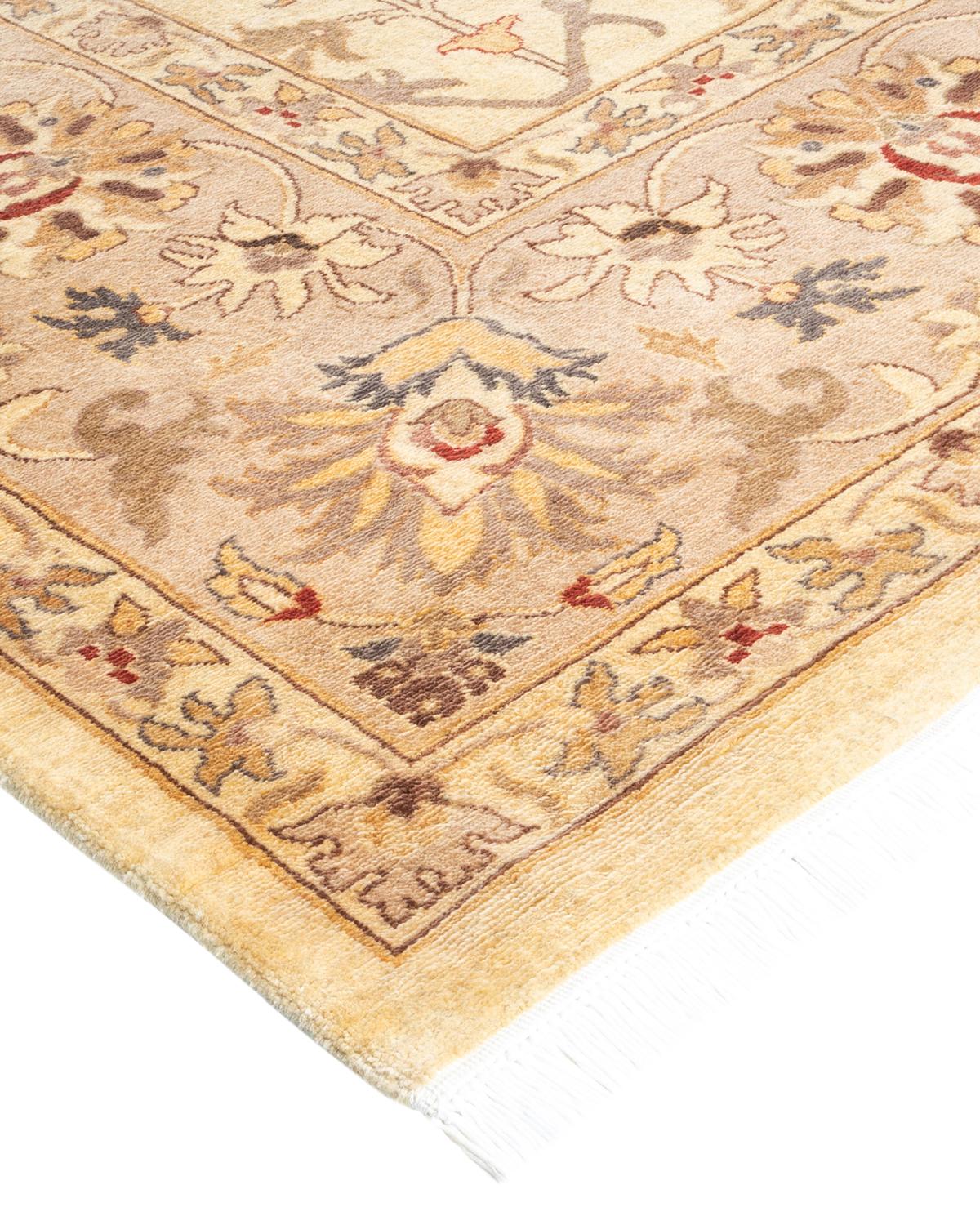 Avec leurs palettes discrètes et leurs motifs allover, les tapis de la collection Mogul apporteront une sophistication intemporelle à n'importe quelle pièce. Influencés par un éventail de motifs turcs, indiens et persans, les artisans qui tissent à