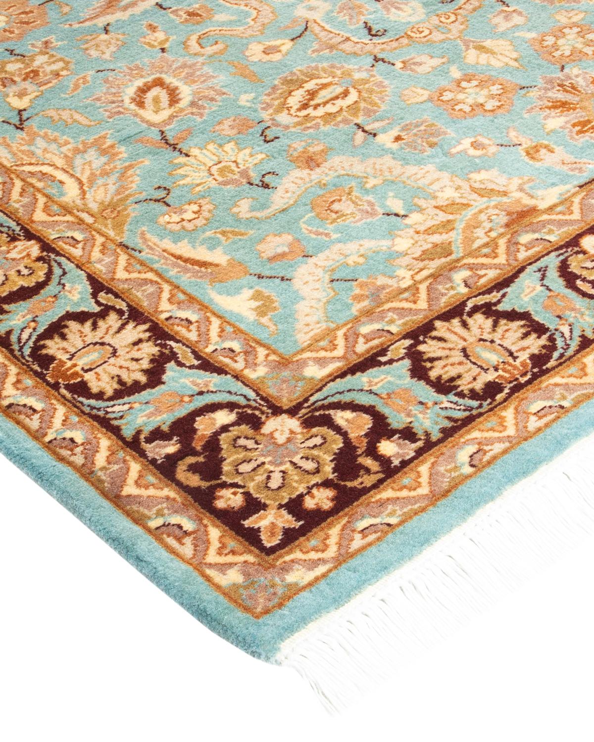 Die Teppiche der Mogul-Kollektion bringen mit ihren zurückhaltenden Farben und Allover-Mustern zeitlose Eleganz in jeden Raum. Beeinflusst von einem Spektrum türkischer, indischer und persischer Designs, lassen die Kunsthandwerker, die diese