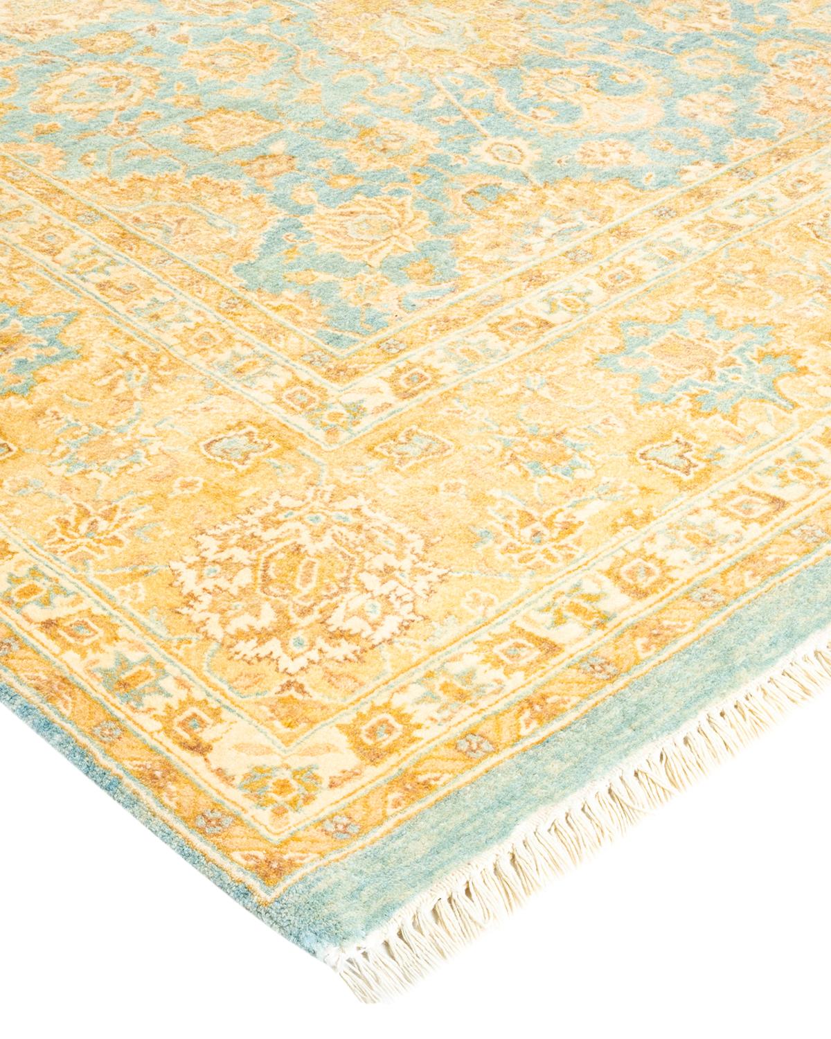 Avec leurs palettes discrètes et leurs motifs à l'envers, les tapis de la collection Mogul apporteront une sophistication intemporelle à n'importe quelle pièce. Influencés par un éventail de motifs turcs, indiens et persans, les artisans qui tissent