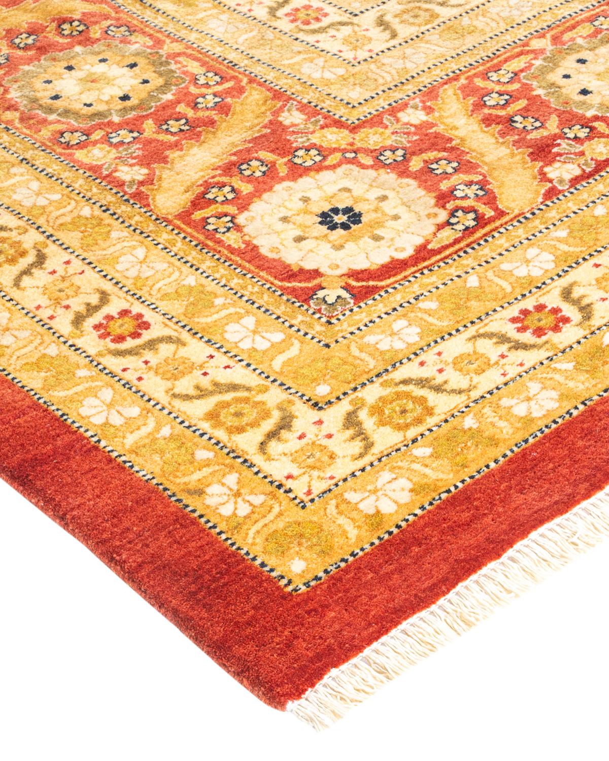Las alfombras de la colección Mogul, con sus colores discretos y sus diseños en toda la superficie, aportarán una sofisticación atemporal a cualquier habitación. Influenciadas por un espectro de diseños turcos, indios y persas, los artesanos que