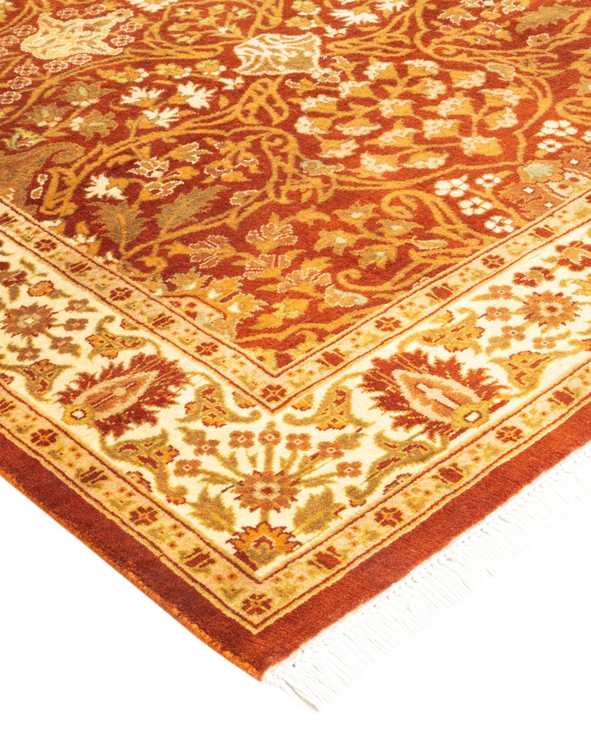 Avec leurs palettes discrètes et leurs motifs allover, les tapis de la collection Mogul apporteront une sophistication intemporelle à n'importe quelle pièce. Influencés par un éventail de motifs turcs, indiens et persans, les artisans qui tissent à
