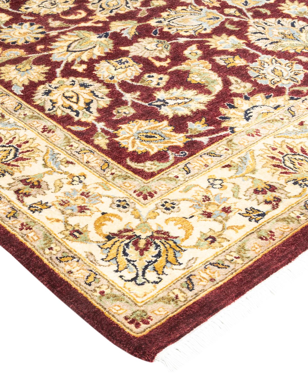 Avec leurs palettes discrètes et leurs motifs à l'envers, les tapis de la collection Mogul apporteront une sophistication intemporelle à n'importe quelle pièce. Influencés par un éventail de motifs turcs, indiens et persans, les artisans qui tissent