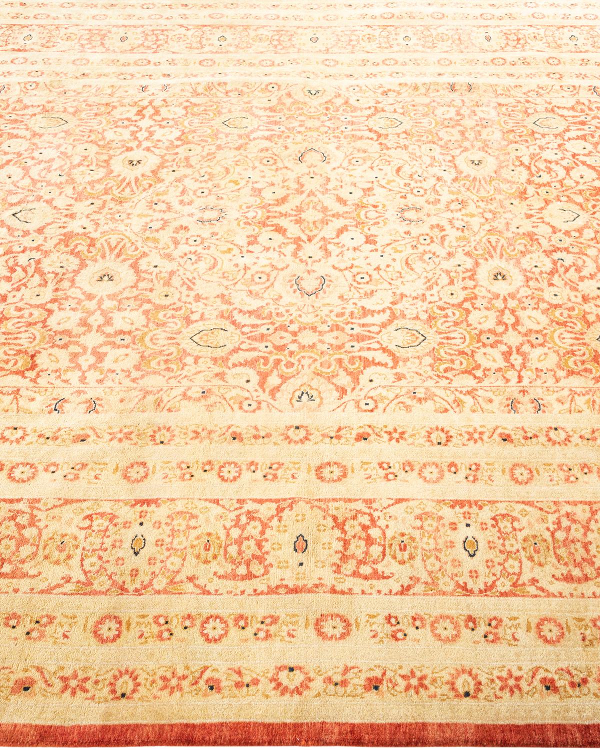 Con palette sobrie e disegni allover, i tappeti della Collezione Mogul doneranno una raffinatezza senza tempo a qualsiasi stanza. Influenzati da uno spettro di disegni turchi, indiani e persiani, gli artigiani che tessono a mano questi tappeti di