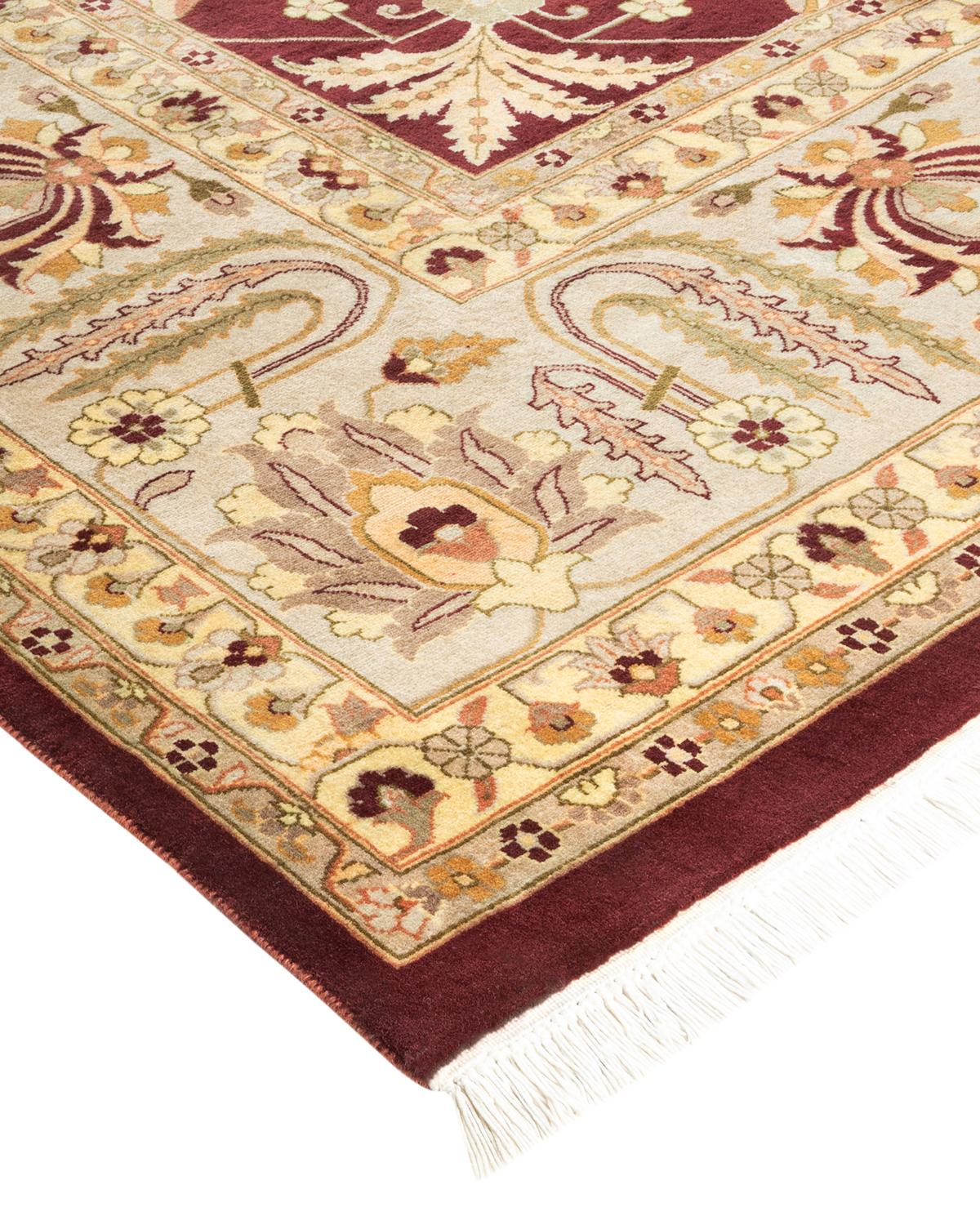 Las alfombras de la colección Mogul, con sus colores discretos y sus diseños en toda la superficie, aportarán una sofisticación atemporal a cualquier habitación. Influenciadas por un espectro de diseños turcos, indios y persas, los artesanos que