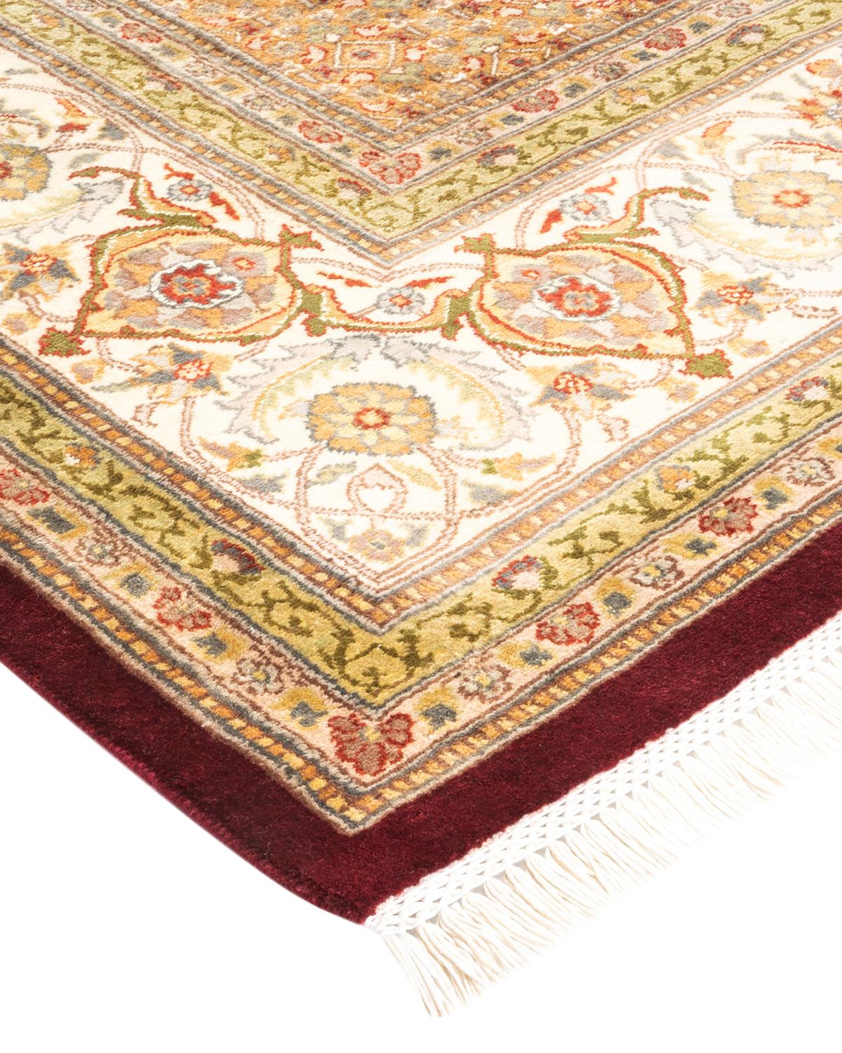 Die Teppiche der Mogul-Kollektion bringen mit ihren zurückhaltenden Farben und Allover-Mustern zeitlose Eleganz in jeden Raum. Beeinflusst von einem Spektrum türkischer, indischer und persischer Designs, lassen die Kunsthandwerker, die diese