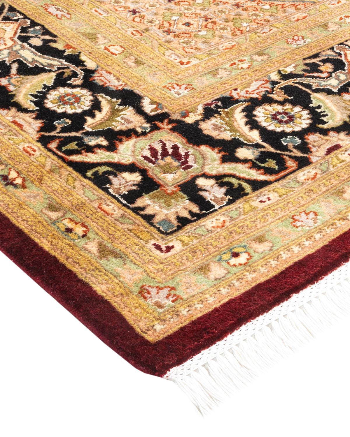 Die Teppiche der Mogul-Kollektion bringen mit ihren zurückhaltenden Farben und Allover-Mustern zeitlose Eleganz in jeden Raum. Beeinflusst von einem Spektrum türkischer, indischer und persischer Designs, lassen die Kunsthandwerker, die diese