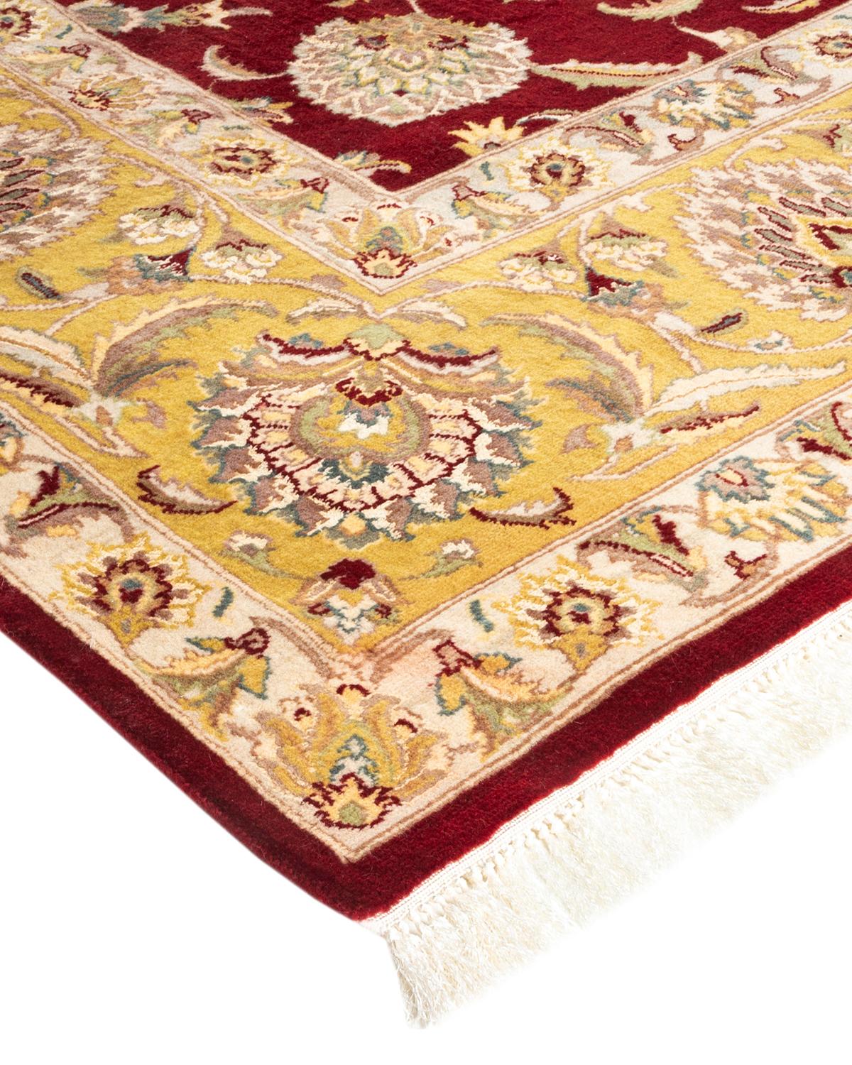 Die Teppiche der Mogul-Kollektion bringen mit ihren zurückhaltenden Farben und Allover-Mustern zeitlose Eleganz in jeden Raum. Beeinflusst von einem Spektrum türkischer, indischer und persischer Designs, lassen die Kunsthandwerker, die diese