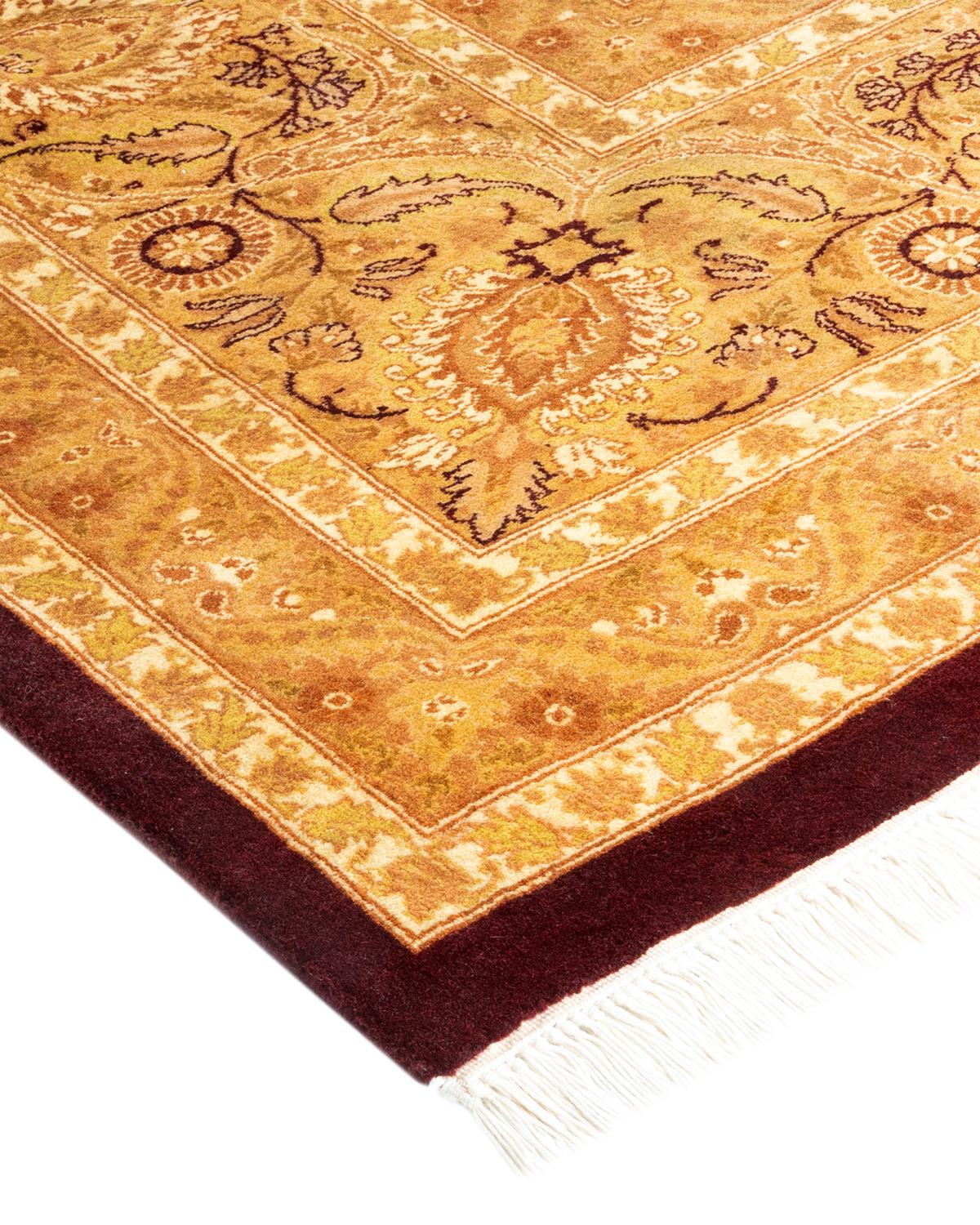 Las alfombras de la colección Mogul, con sus colores discretos y sus diseños en toda la superficie, aportarán una sofisticación atemporal a cualquier habitación. Influenciadas por un espectro de diseños turcos, indios y persas, los artesanos que