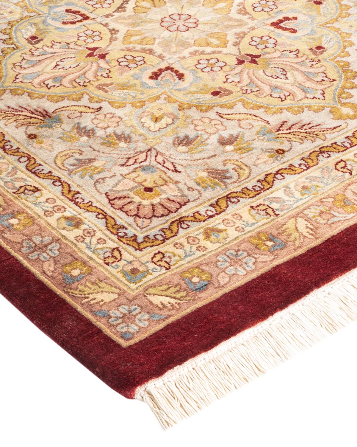 Las alfombras de la colección Mogul, con sus colores discretos y sus diseños en toda la superficie, aportarán una sofisticación atemporal a cualquier habitación. Influenciadas por un espectro de diseños turcos, indios y persas, los artesanos que
