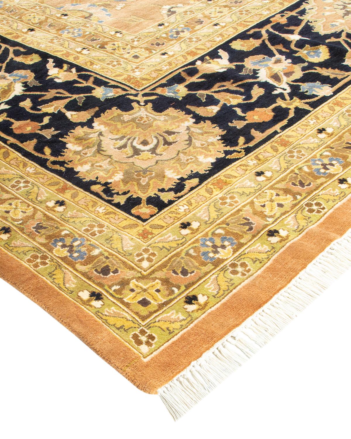Avec leurs palettes discrètes et leurs motifs à l'envers, les tapis de la collection Mogul apporteront une sophistication intemporelle à n'importe quelle pièce. Influencés par un éventail de motifs turcs, indiens et persans, les artisans qui tissent