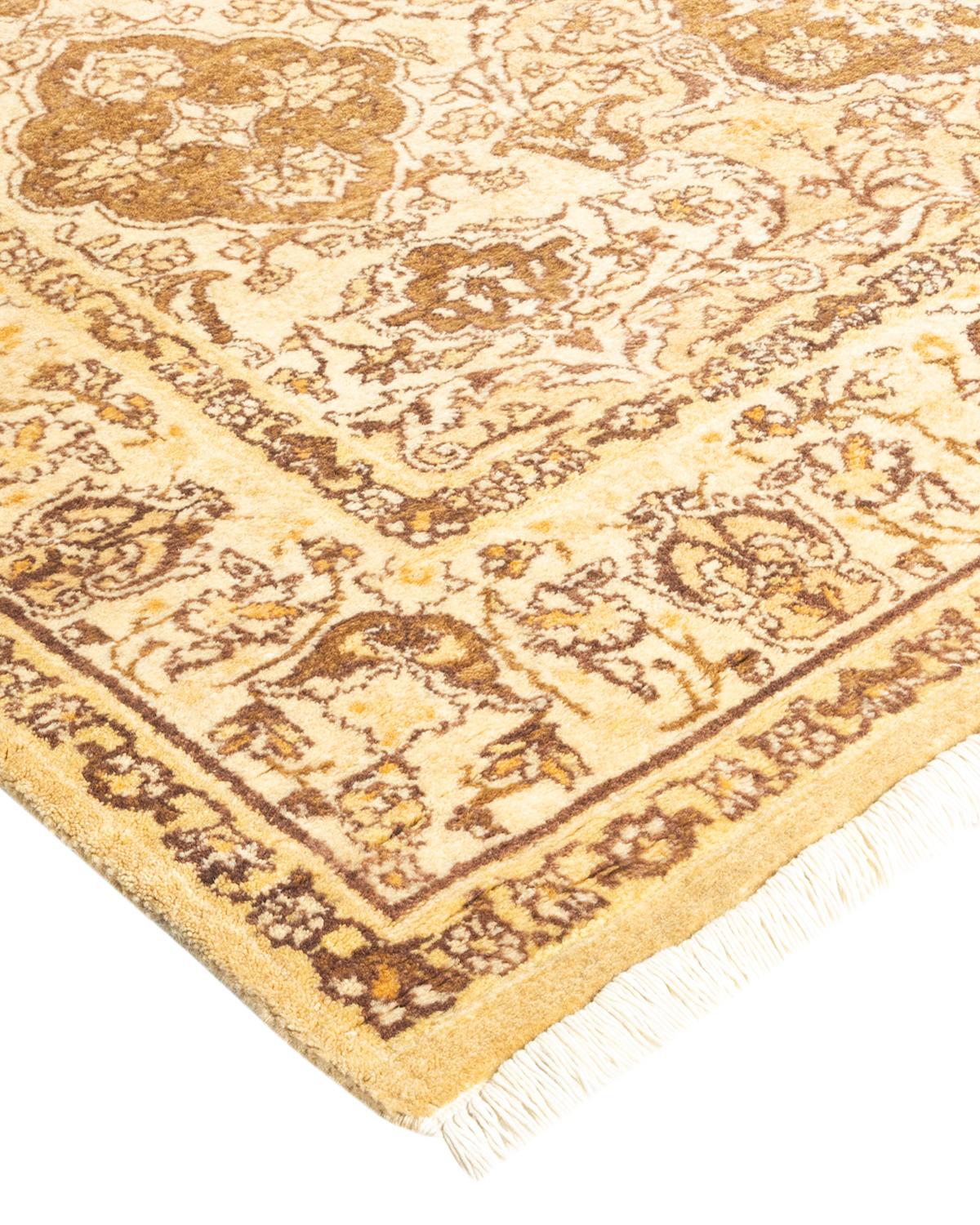 Con palette sobrie e disegni allover, i tappeti della Collezione Mogul doneranno una raffinatezza senza tempo a qualsiasi stanza. Influenzati da uno spettro di disegni turchi, indiani e persiani, gli artigiani che tessono a mano questi tappeti di