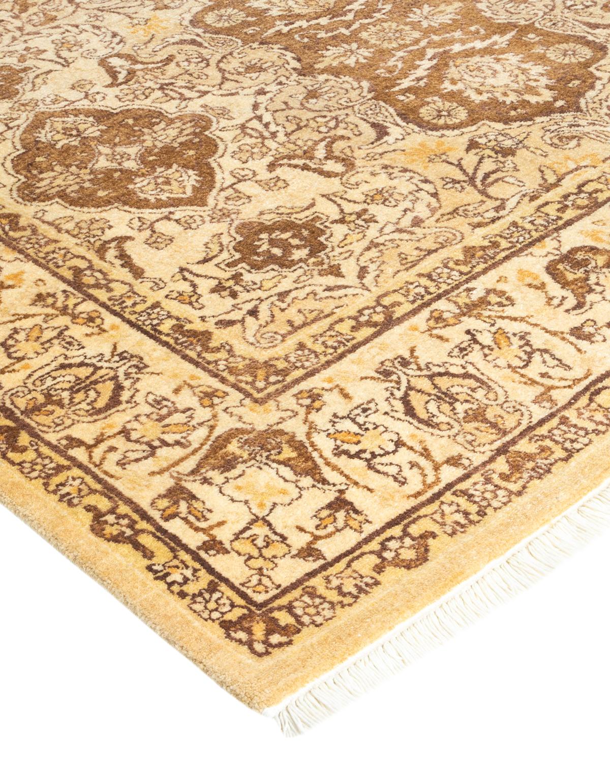 Avec leurs palettes discrètes et leurs motifs allover, les tapis de la collection Mogul apporteront une sophistication intemporelle à n'importe quelle pièce. Influencés par un éventail de motifs turcs, indiens et persans, les artisans qui tissent à