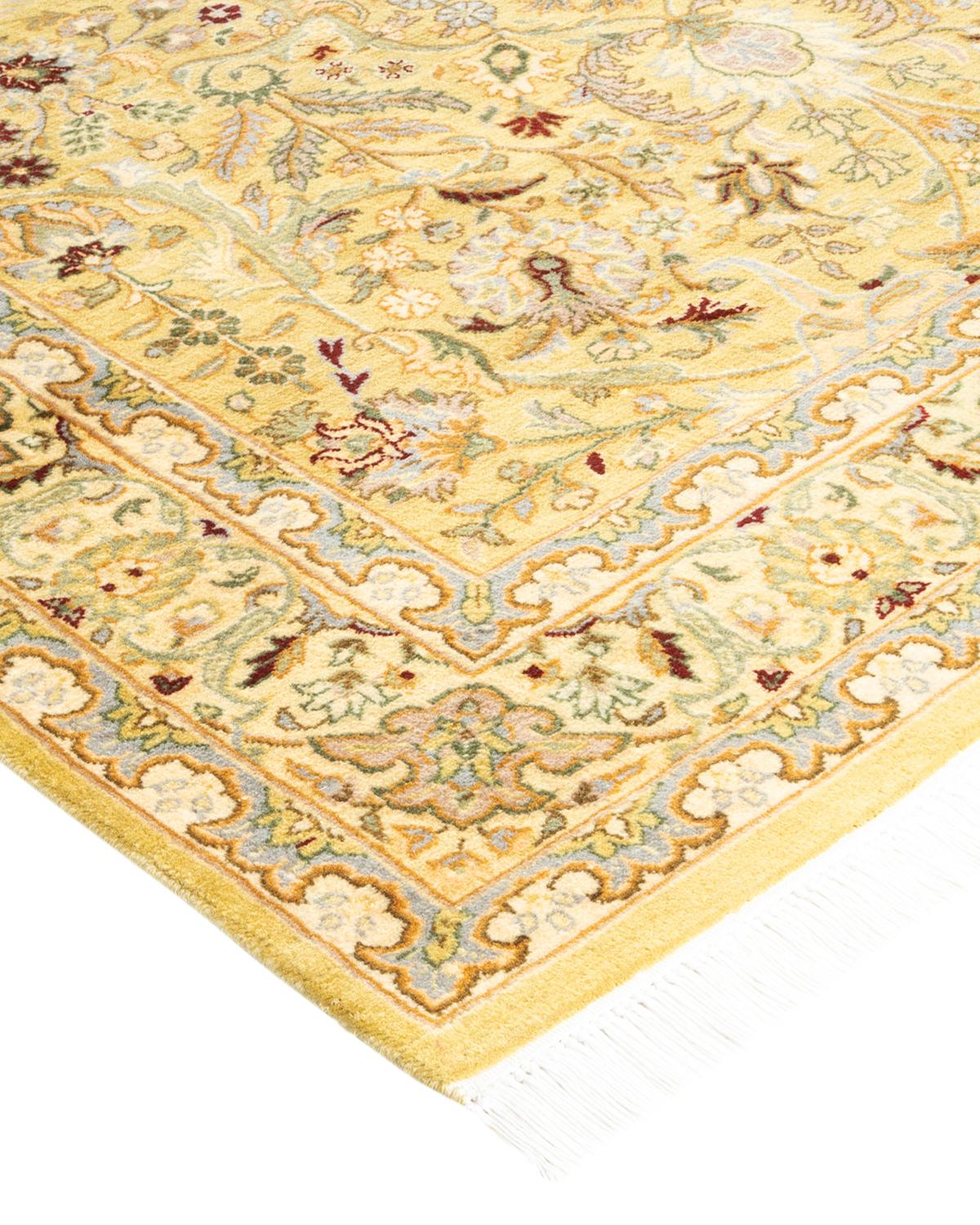 Avec leurs palettes discrètes et leurs motifs allover, les tapis de la collection Mogul apporteront une sophistication intemporelle à n'importe quelle pièce. Influencés par un éventail de motifs turcs, indiens et persans, les artisans qui tissent à