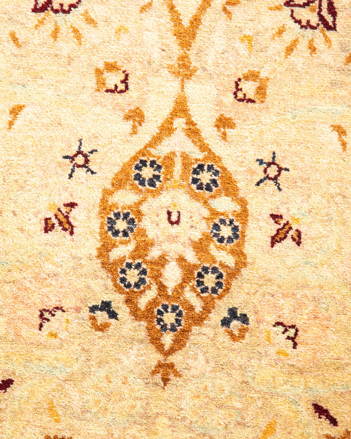 Pakistanais Tapis d'Orient Mogul jaune, noué à la main, unique en son genre en vente
