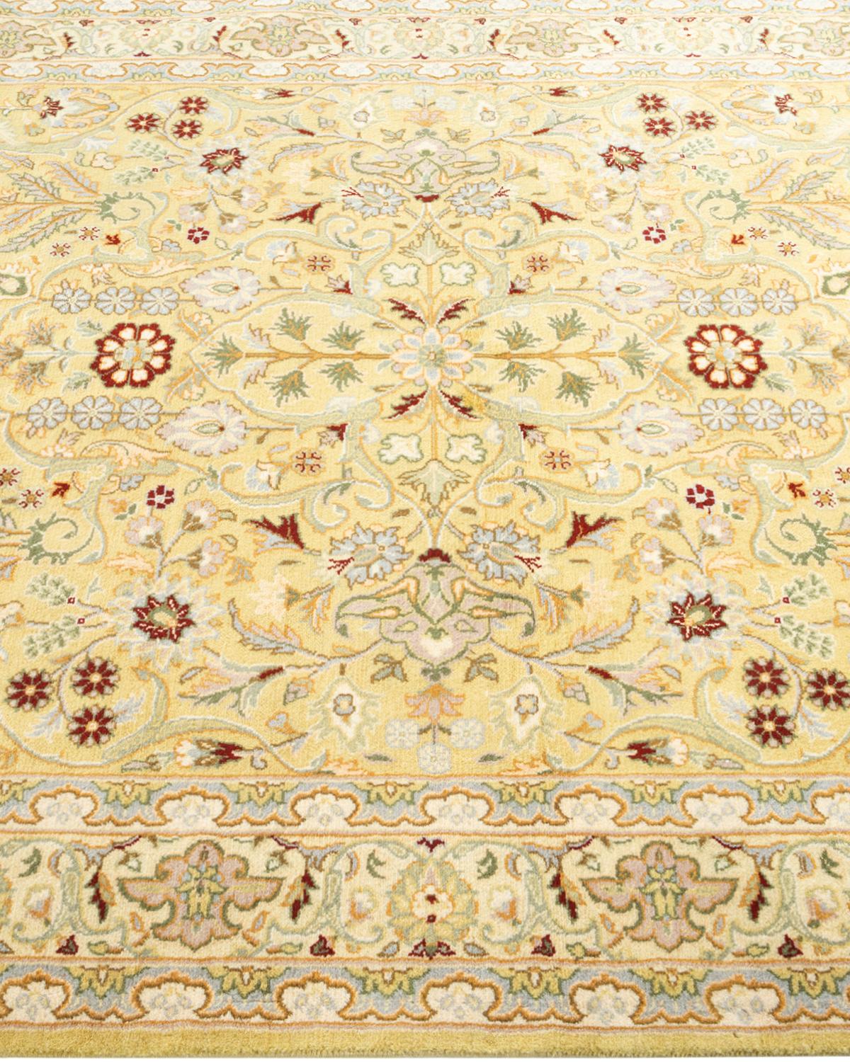 Pakistanais Tapis Oriental Mogul jaune noué à la main, unique en son genre en vente