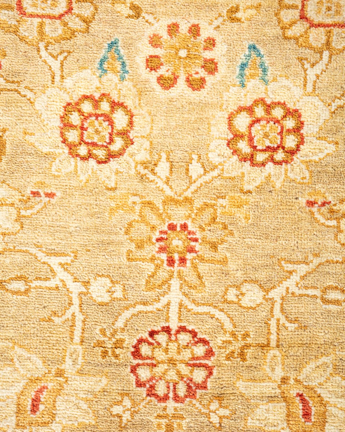 Pakistanais Tapis Oriental Mogul jaune noué à la main, unique en son genre en vente