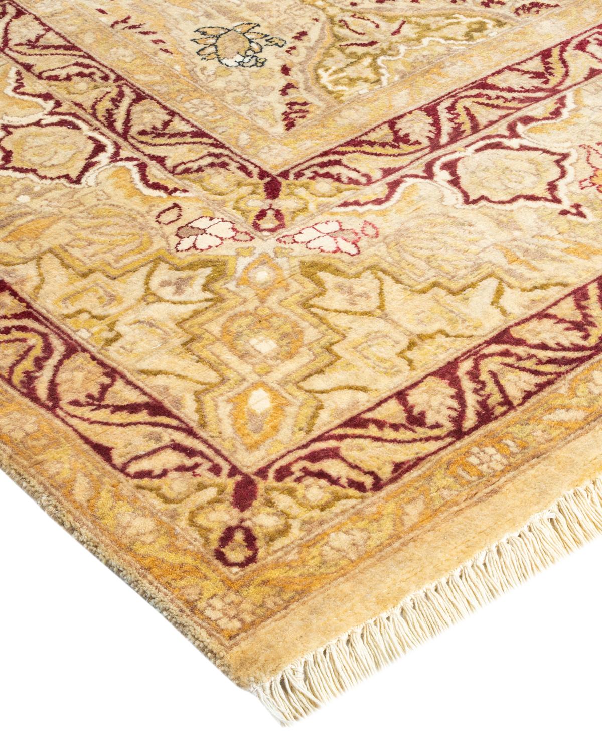Avec leurs palettes discrètes et leurs motifs à l'envers, les tapis de la collection Mogul apporteront une sophistication intemporelle à n'importe quelle pièce. Influencés par un éventail de motifs turcs, indiens et persans, les artisans qui tissent