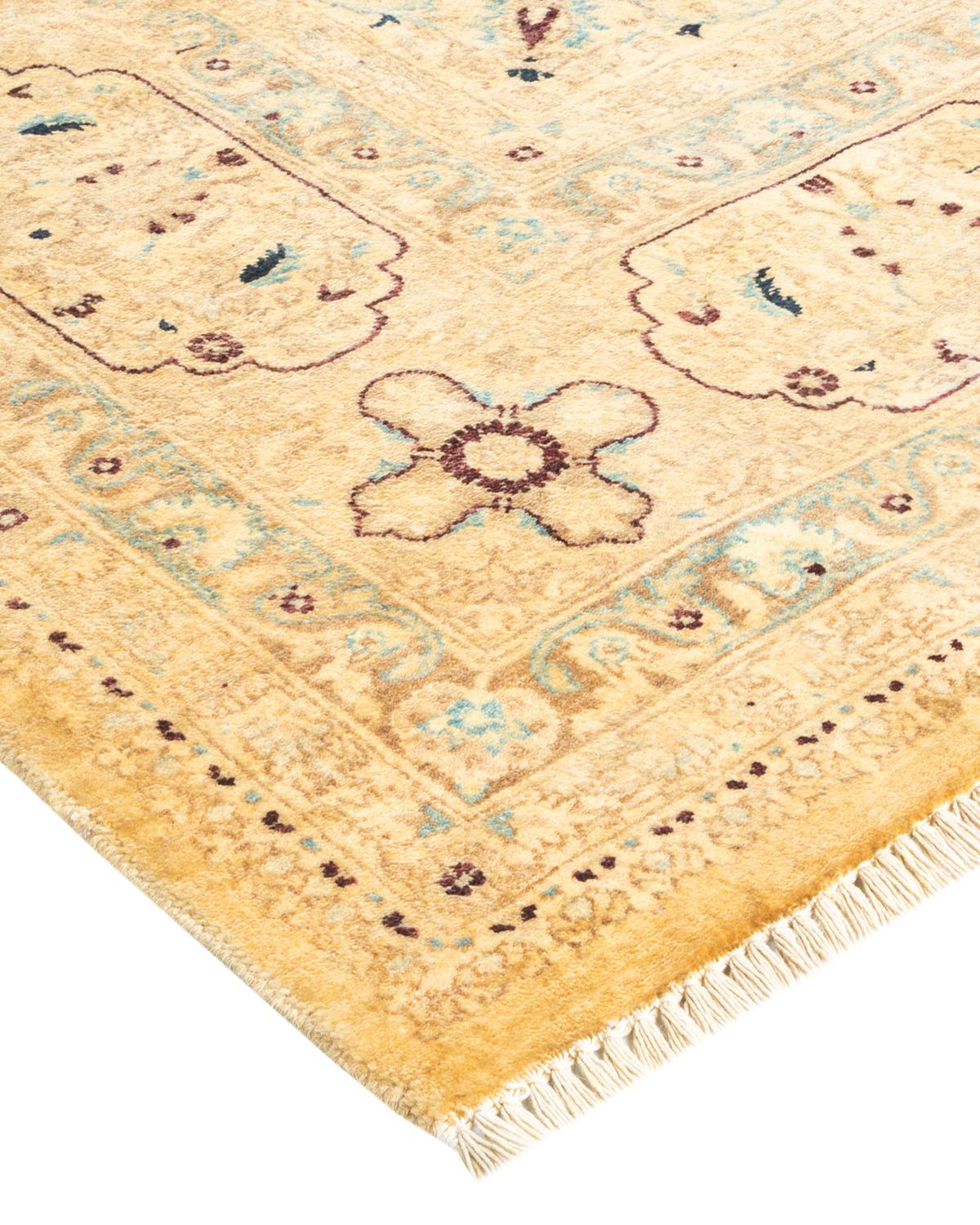 Avec leurs palettes discrètes et leurs motifs en relief, les tapis de la collection Mogul apporteront une sophistication intemporelle à toutes les pièces. Influencés par un éventail de motifs turcs, indiens et persans, les artisans qui tissent à la