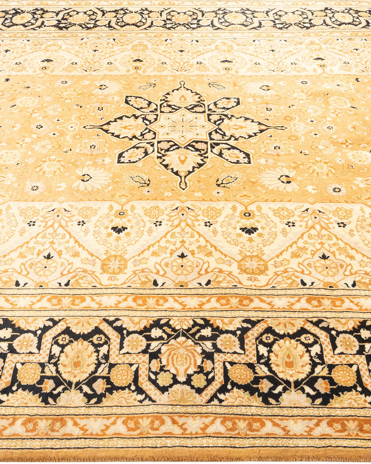 Handgeknüpfter orientalischer Mogul-Teppich in Gelb, Unikat im Zustand „Neu“ im Angebot in Norwalk, CT