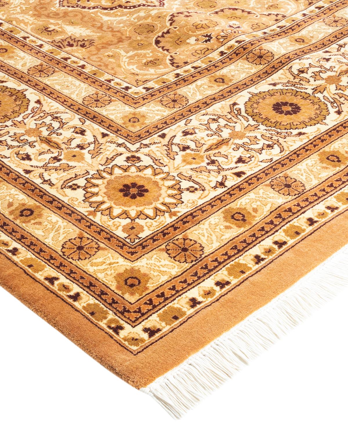 Avec leurs palettes discrètes et leurs motifs allover, les tapis de la collection Mogul apporteront une sophistication intemporelle à n'importe quelle pièce. Influencés par un éventail de motifs turcs, indiens et persans, les artisans qui tissent à