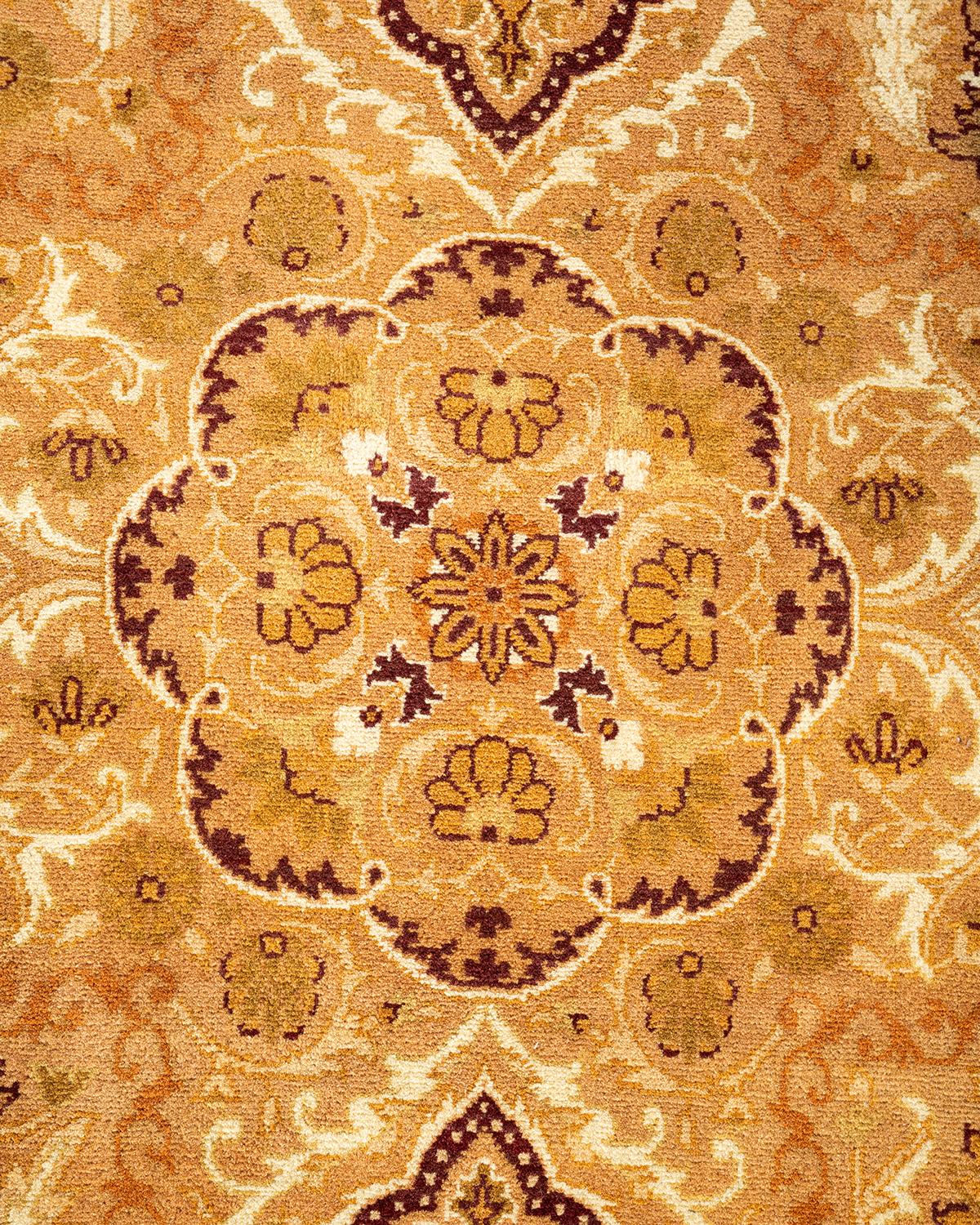 Pakistanais Tapis unique Oriental Mogul jaune noué à la main, unique en son genre en vente