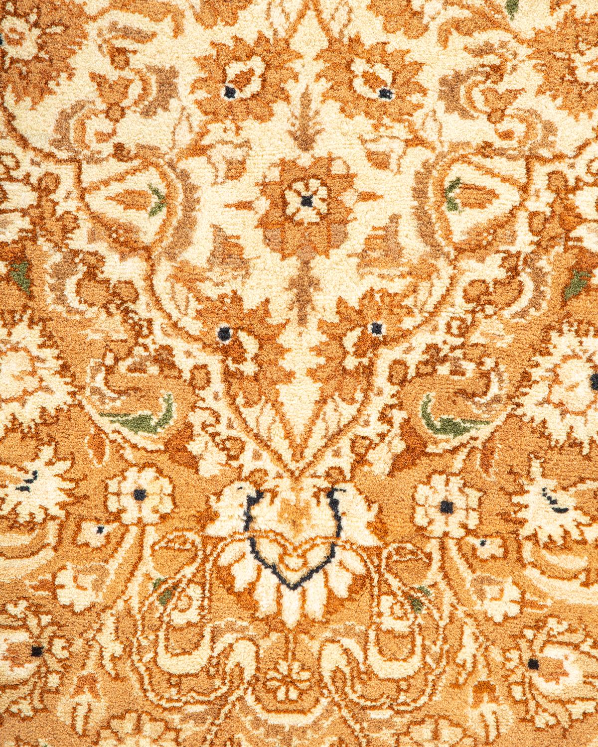 Pakistanais Tapis Oriental Mogul jaune noué à la main, unique en son genre en vente