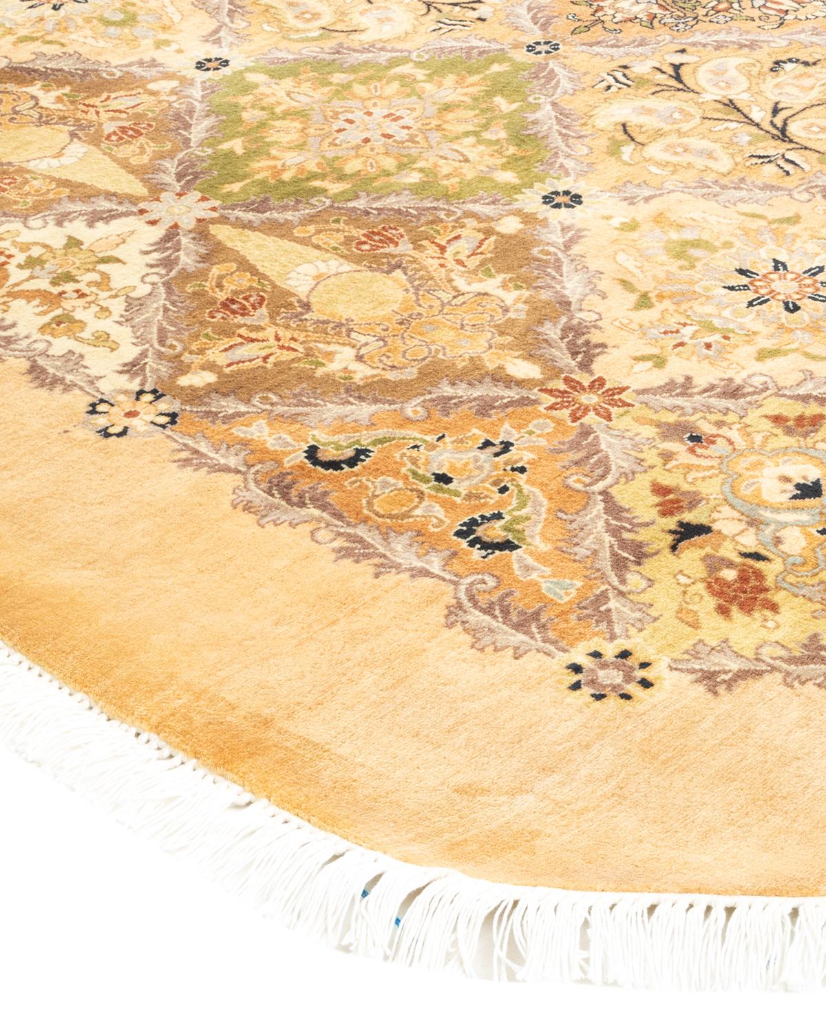 Avec leurs palettes discrètes et leurs motifs à l'envers, les tapis de la collection Mogul apporteront une sophistication intemporelle à n'importe quelle pièce. Influencés par un éventail de motifs turcs, indiens et persans, les artisans qui tissent
