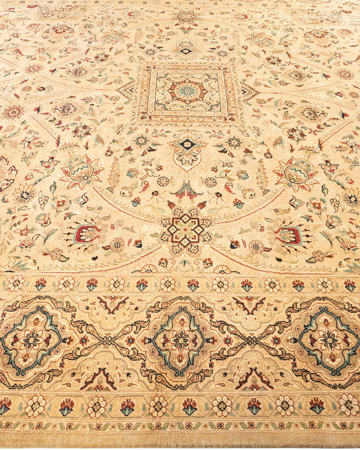 Tapis Oriental Mogul jaune noué à la main, unique en son genre Neuf - En vente à Norwalk, CT