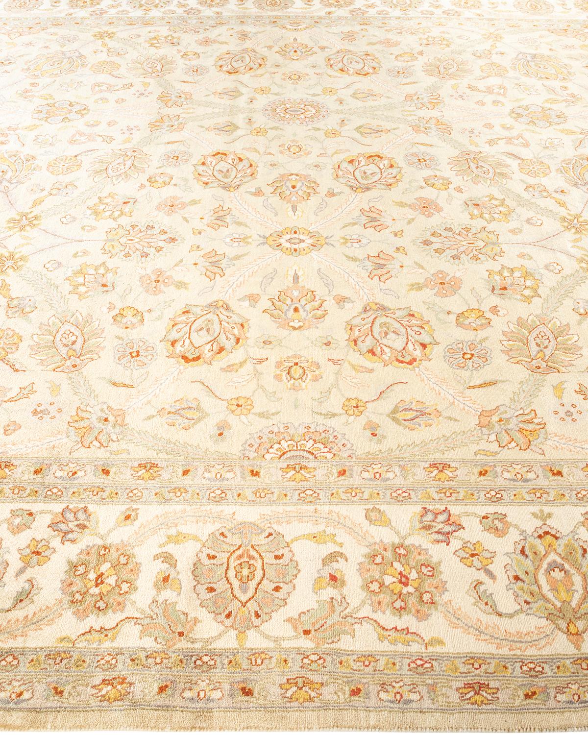 One-of-a-kind Hand Knotted Oriental Oushak Ivory Area Rug In New Condition In Norwalk, CT
