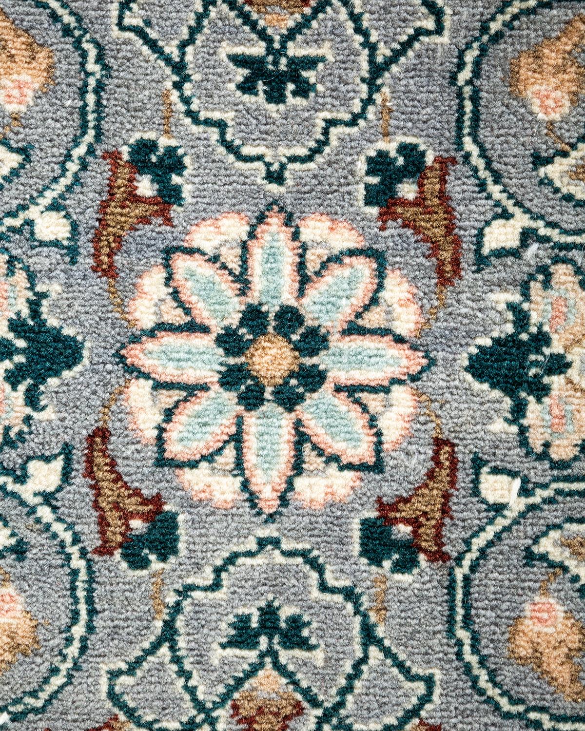 Pakistanais Tapis unique noué à la main et overdyed vert moghol, unique en son genre en vente
