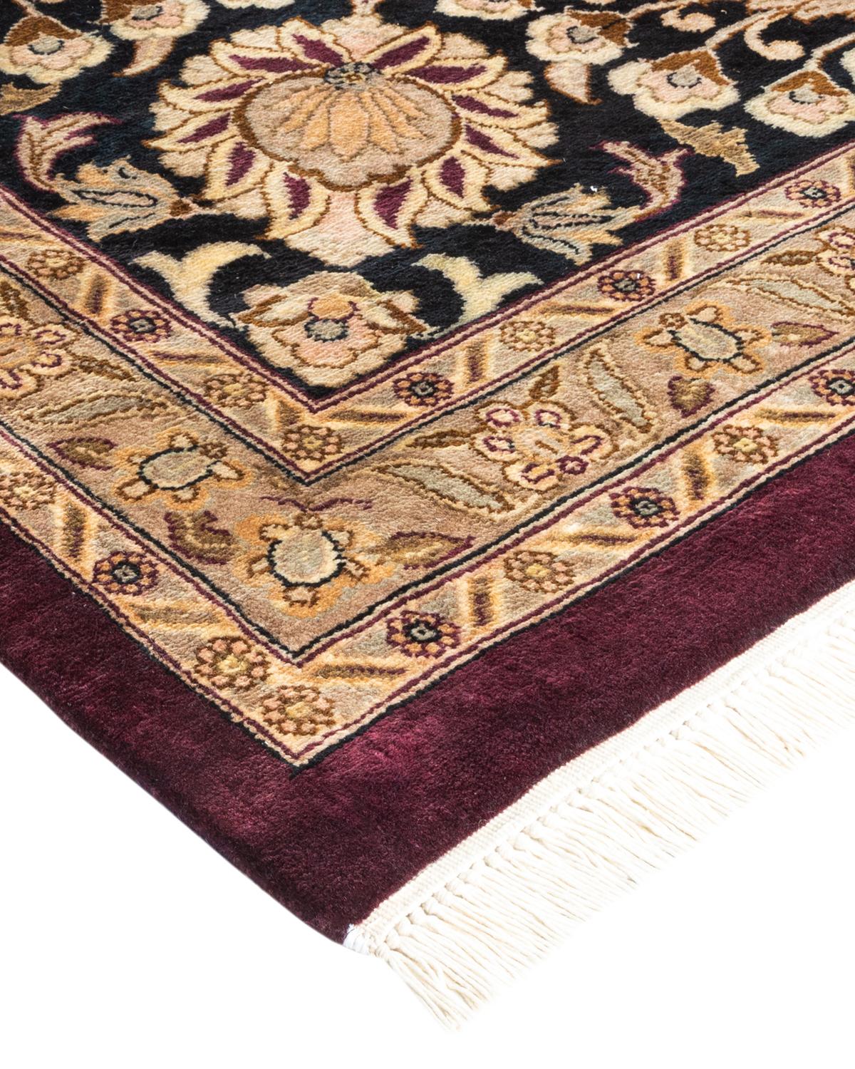 Die Teppiche der Mogul-Kollektion bringen mit ihren zurückhaltenden Farben und Allover-Mustern zeitlose Eleganz in jeden Raum. Beeinflusst von einem Spektrum türkischer, indischer und persischer Designs, lassen die Kunsthandwerker, die diese