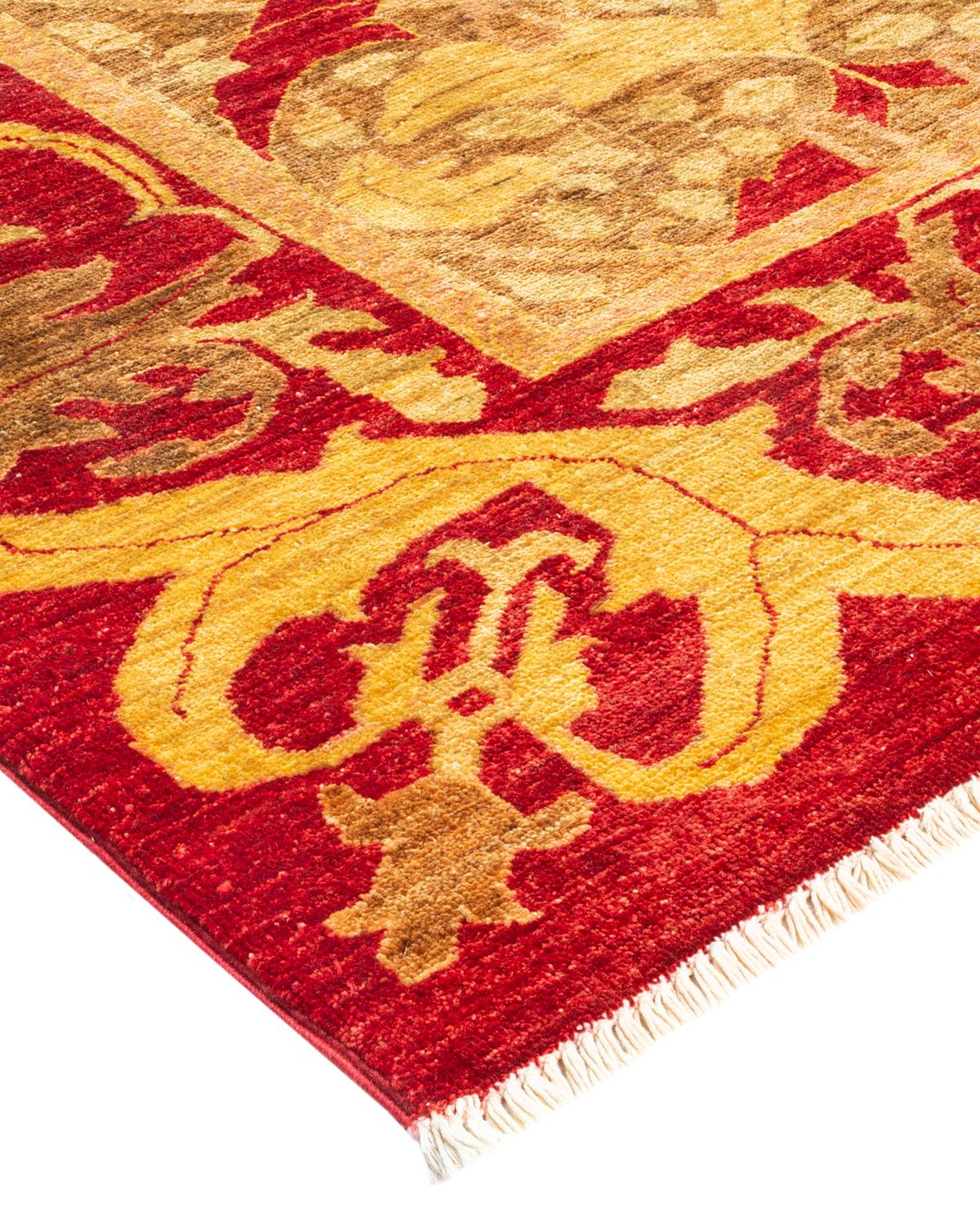 With simple, bold, yet informal designs and a broad palette of colors that ranges from earthy hues to brilliant gems, the rugs in the Arts & Crafts collection infuse a room with a sense of sophisticated rebellion. Nature-inspired motifs are the