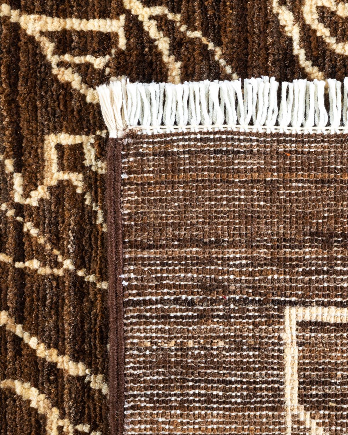 XXIe siècle et contemporain Tapis marron éclectique rayé noué à la main, unique en son genre en vente