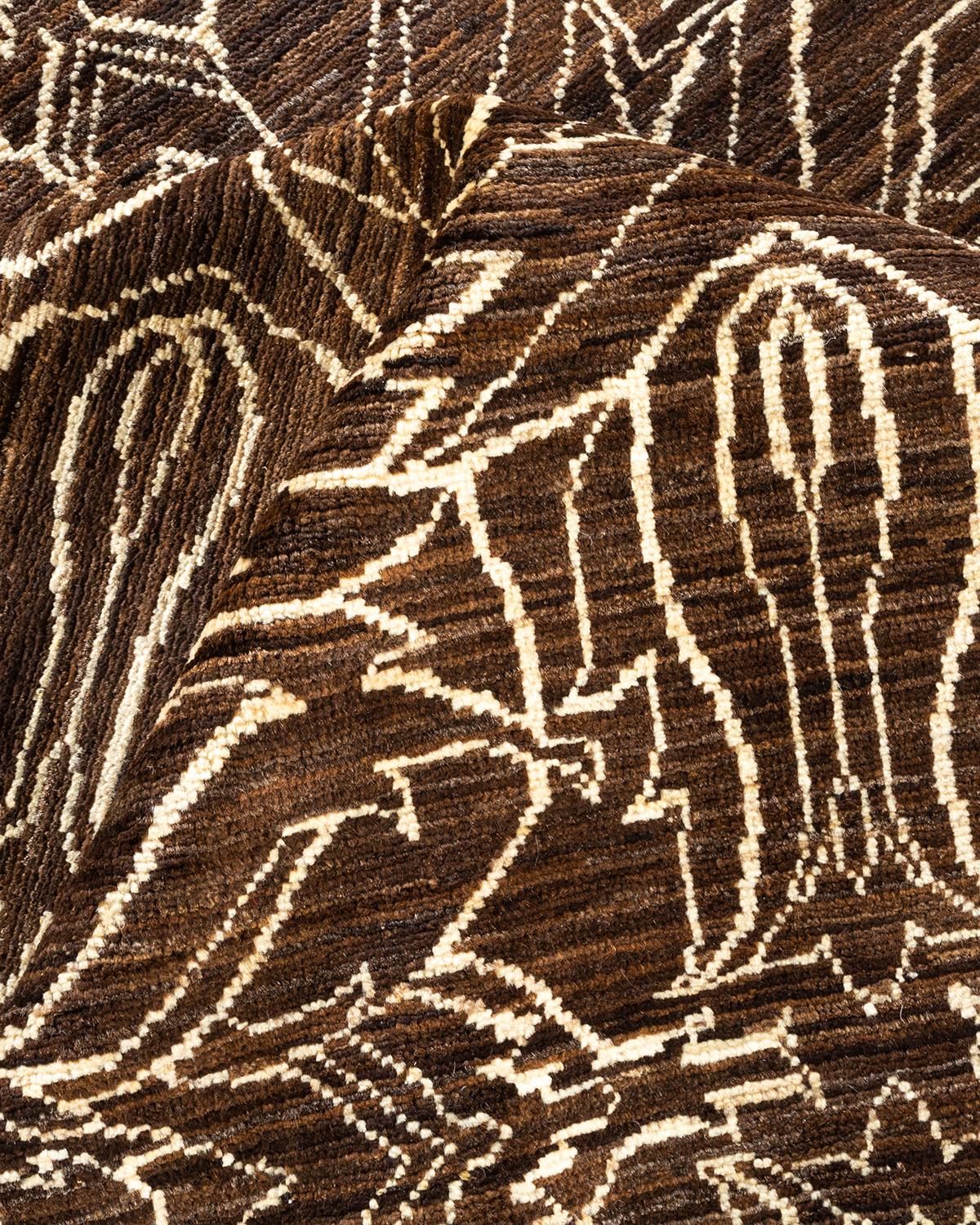 Tapis marron éclectique rayé noué à la main, unique en son genre en vente 1