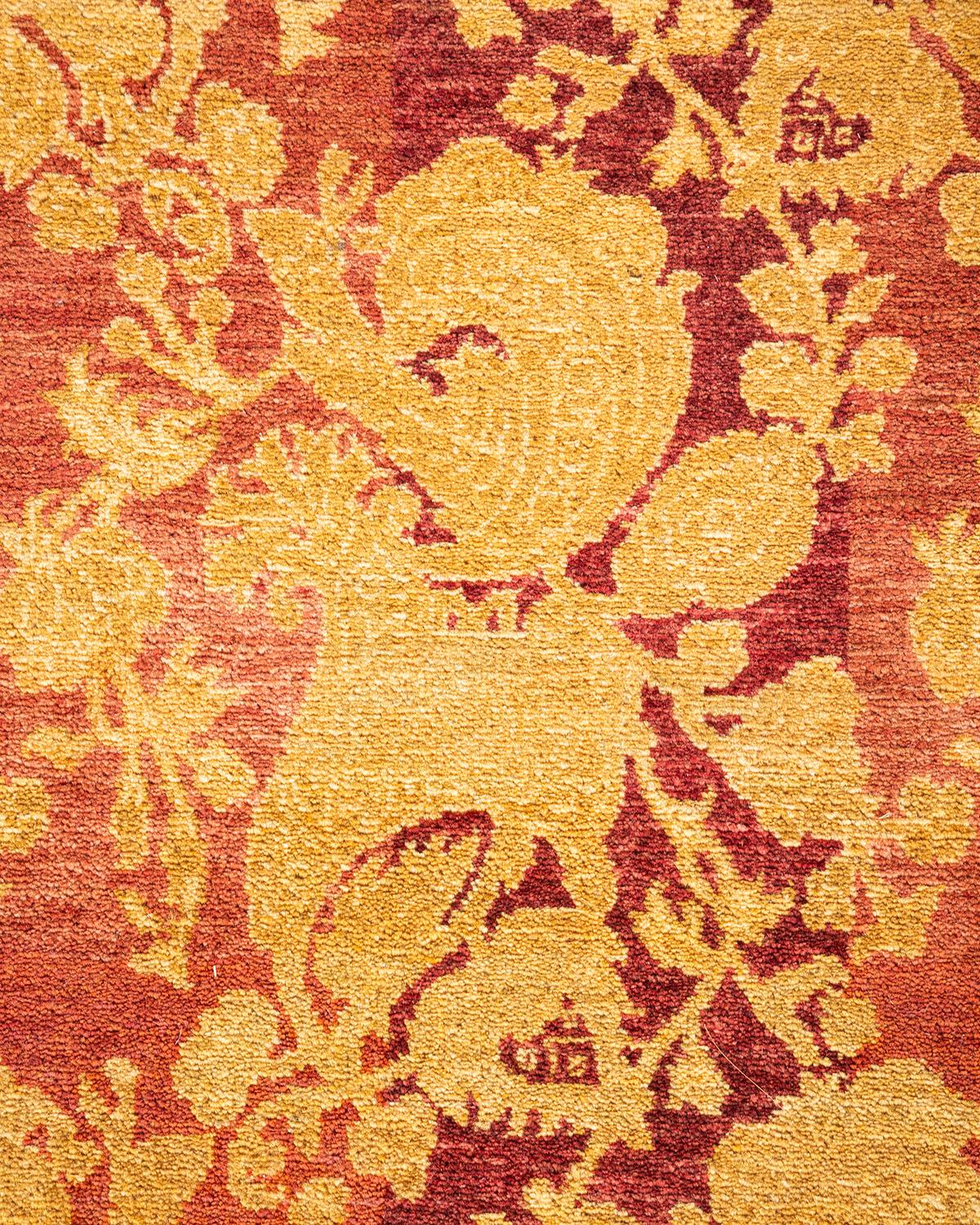 Alfombra única anudada a mano tradicional abstracta Mogul rosa Pakistaní en venta
