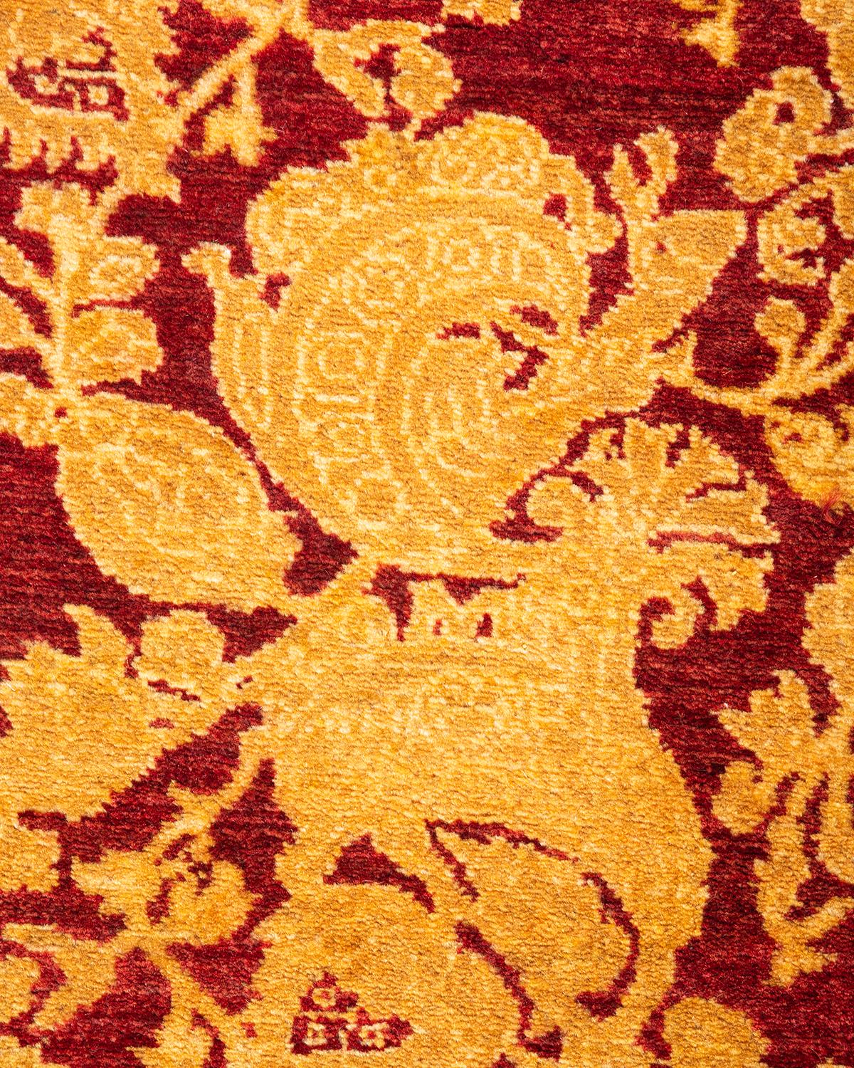 Pakistanais Tapis Mogul rouge traditionnel abstrait noué à la main, unique en son genre en vente