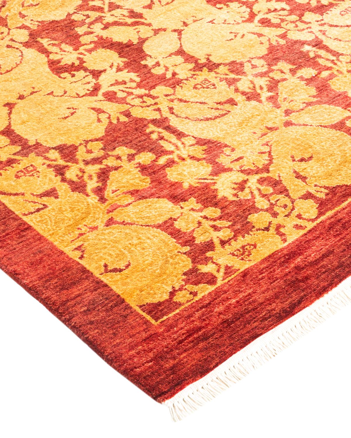 Avec leurs palettes discrètes et leurs motifs à l'envers, les tapis de la collection Mogul apporteront une sophistication intemporelle à n'importe quelle pièce. Influencés par un éventail de motifs turcs, indiens et persans, les artisans qui tissent