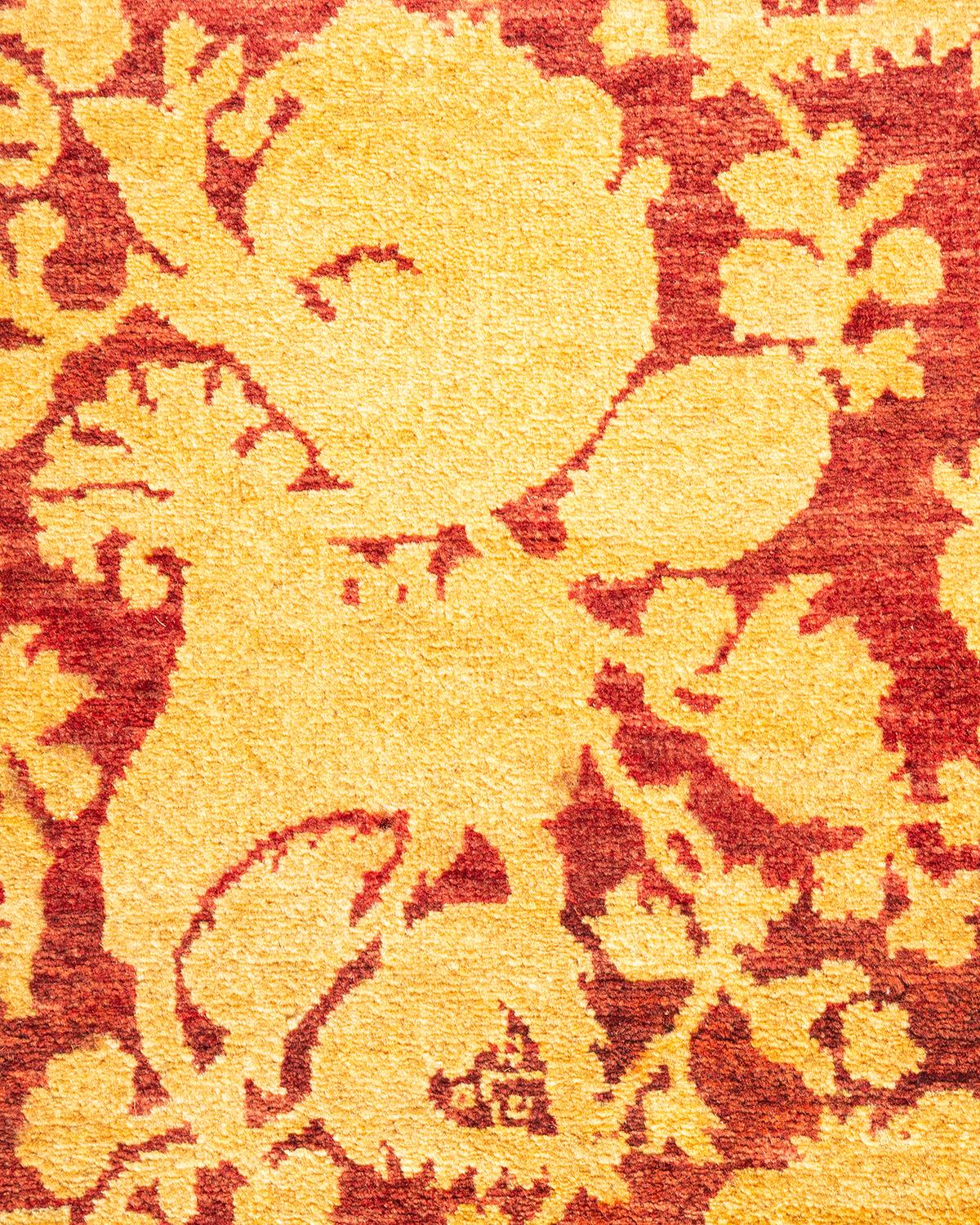 Pakistanais Tapis Mogul rouge traditionnel abstrait noué à la main, unique en son genre en vente