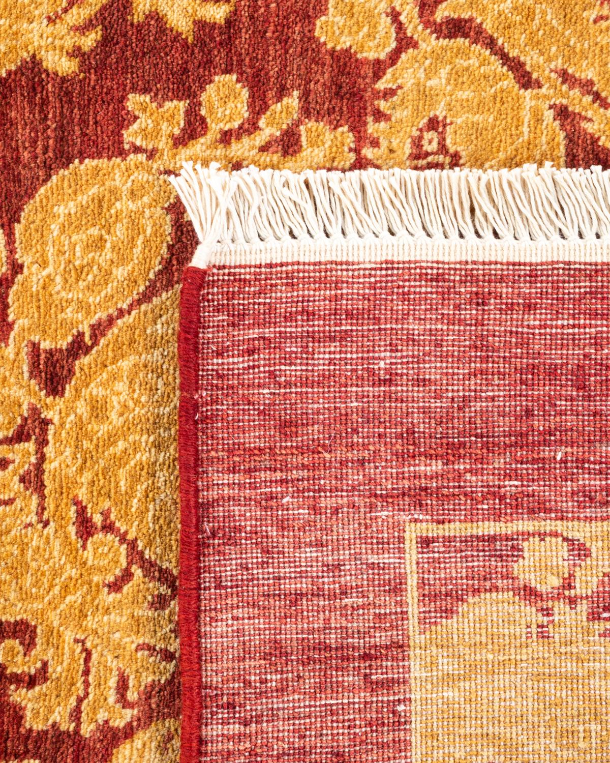 Alfombra Mogul Roja Abstracta Tradicional Anudada a Mano Única en su Género Siglo XXI y contemporáneo en venta