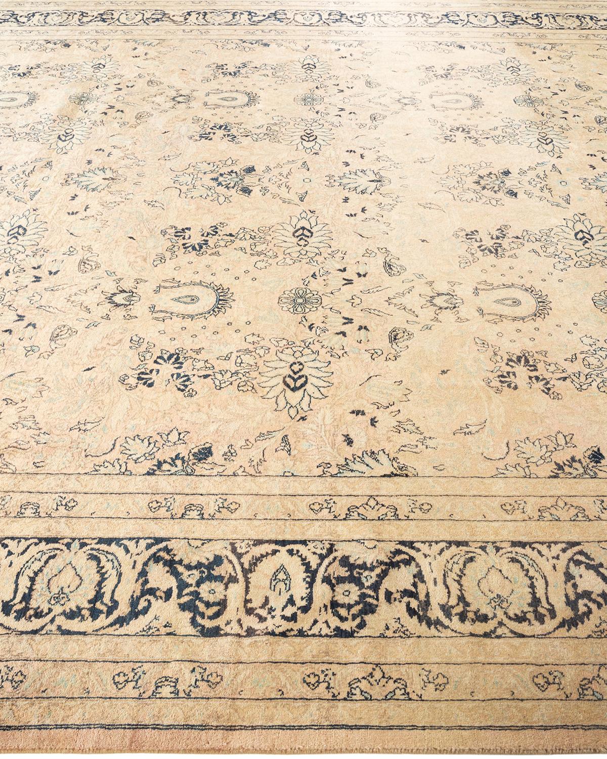 Alfombra Mogul Beige Floral Tradicional Anudada a Mano, Única en su Género en Nuevo estado para la venta en Norwalk, CT