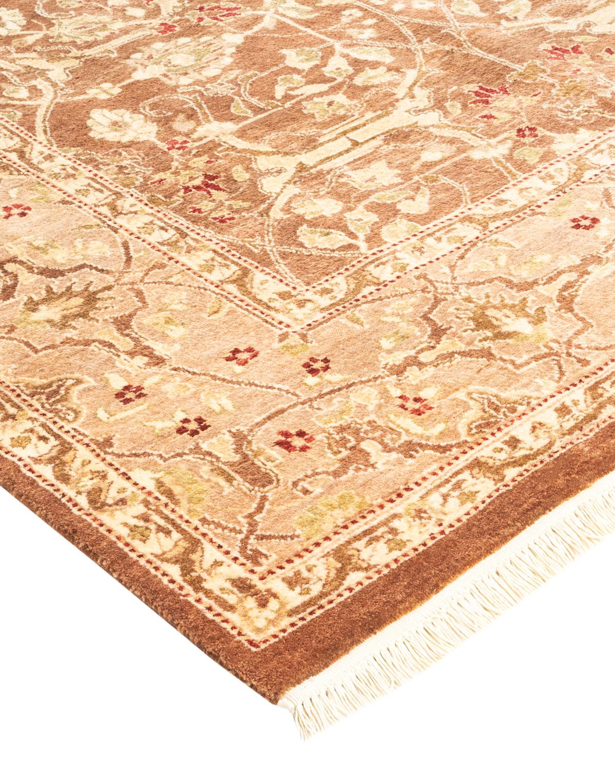 Avec leurs palettes discrètes et leurs motifs à l'envers, les tapis de la collection Mogul apporteront une sophistication intemporelle à n'importe quelle pièce. Influencés par un éventail de motifs turcs, indiens et persans, les artisans qui tissent