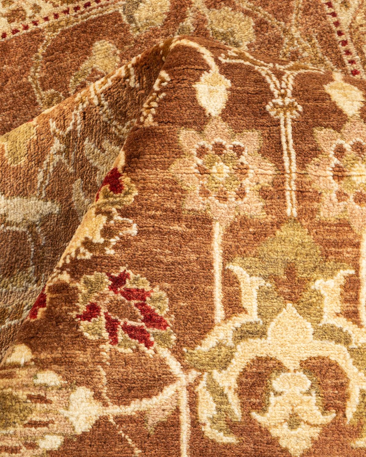 Tapis traditionnel brun moghol à fleurs noué à la main, unique en son genre en vente 1