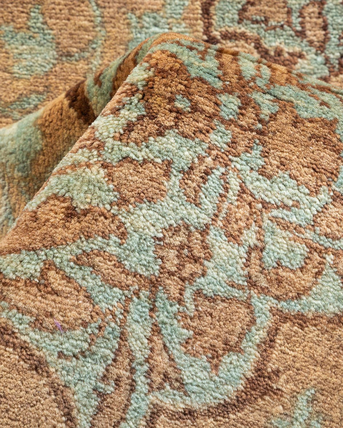 Tapis traditionnel brun moghol à fleurs noué à la main, unique en son genre en vente 1