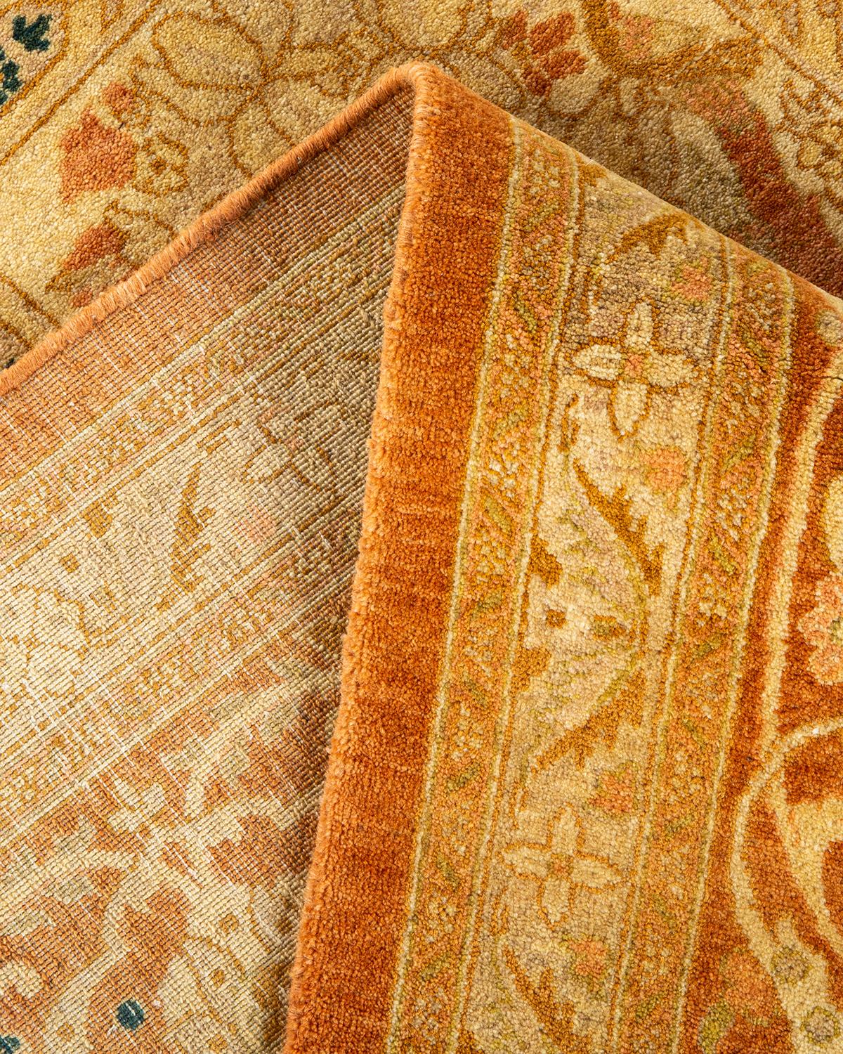 Einzigartiger handgeknüpfter traditioneller floraler Mogul-Teppich in Brown (Wolle) im Angebot