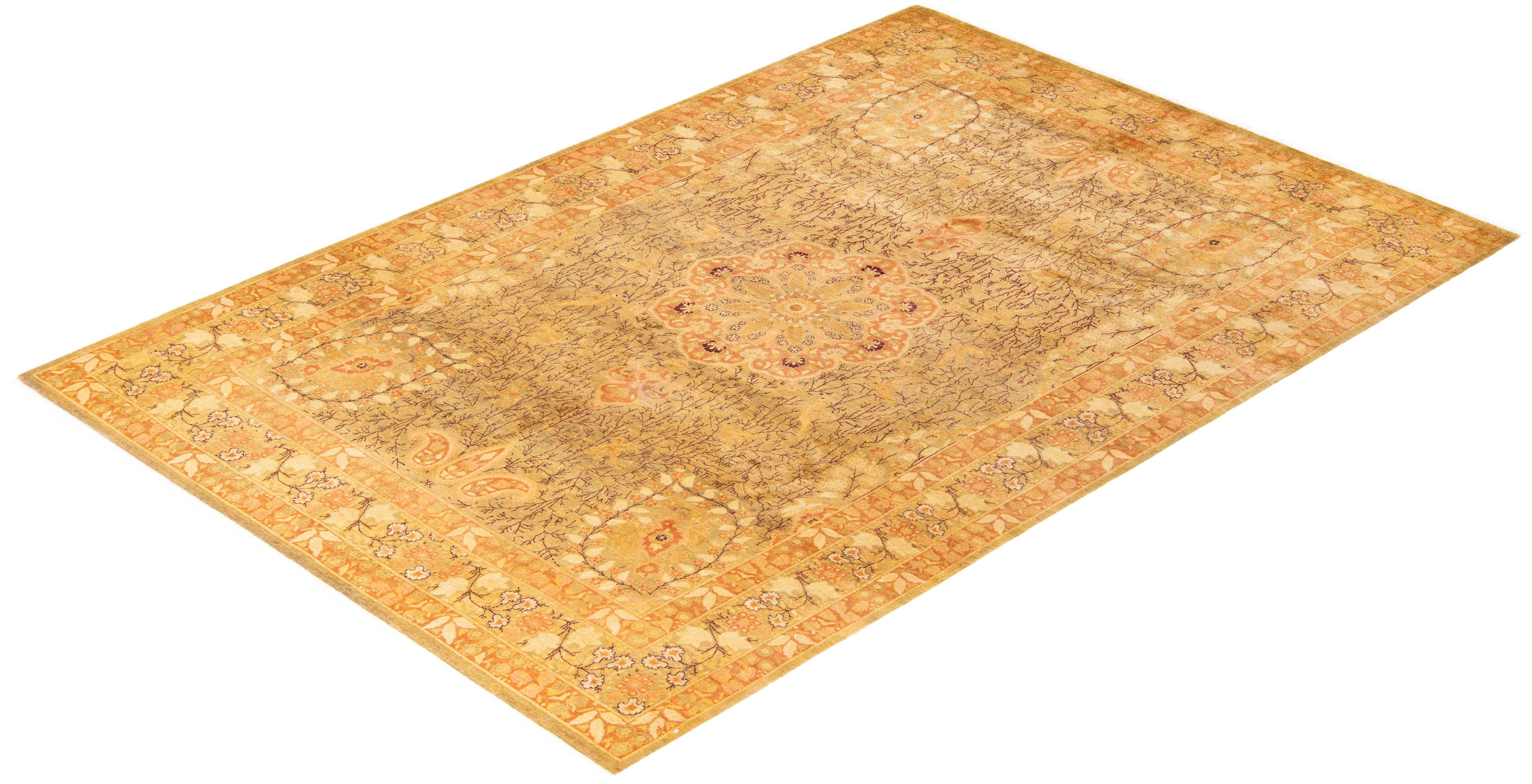 Alfombra Tradicional Floral Mogul Verde Anudada a Mano Única en su Género en venta 2