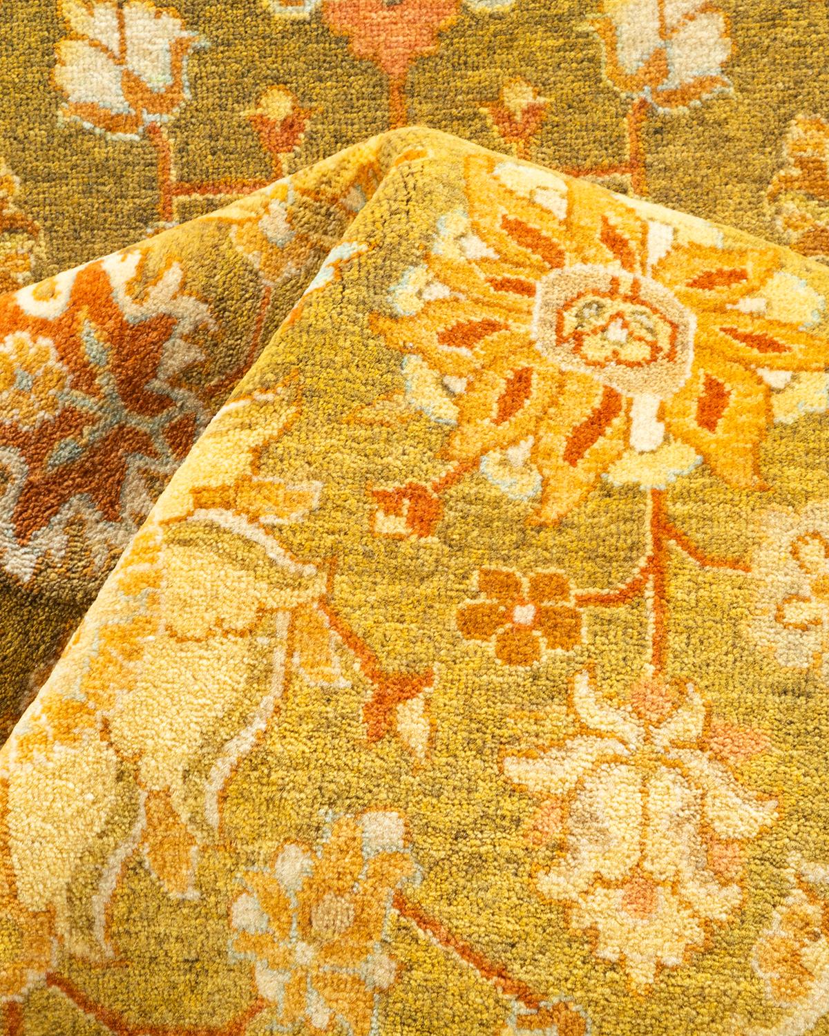 Alfombra verde Mogul Floral Tradicional Anudada a Mano Exclusiva en venta 1