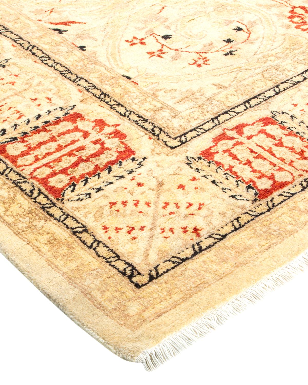 Con palette sobrie e disegni allover, i tappeti della Collezione Mogul doneranno una raffinatezza senza tempo a qualsiasi stanza. Influenzati da uno spettro di disegni turchi, indiani e persiani, gli artigiani che tessono a mano questi tappeti di