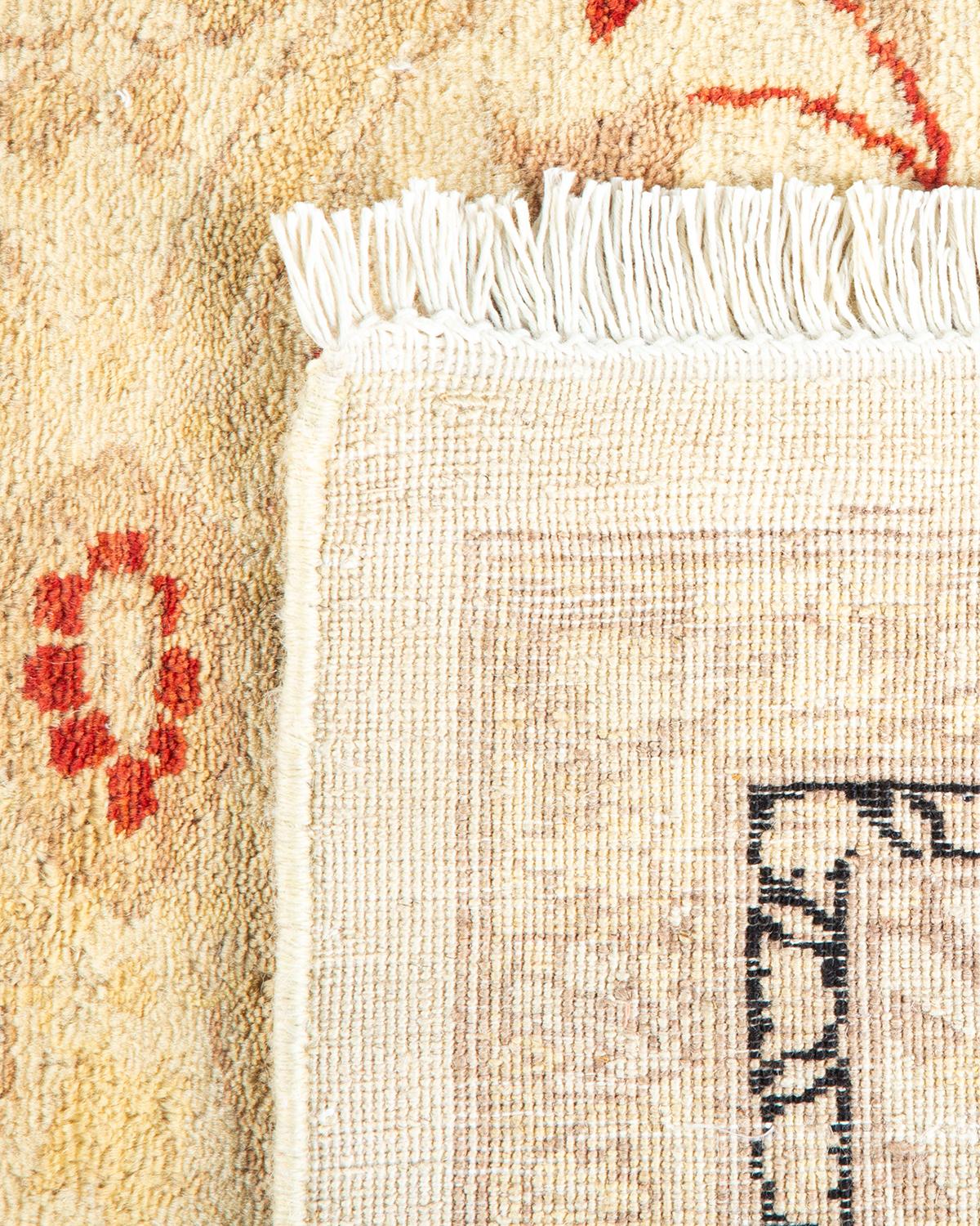 XXI secolo e contemporaneo Tappeto tradizionale floreale Mogul avorio, unico nel suo genere, annodato a mano in vendita